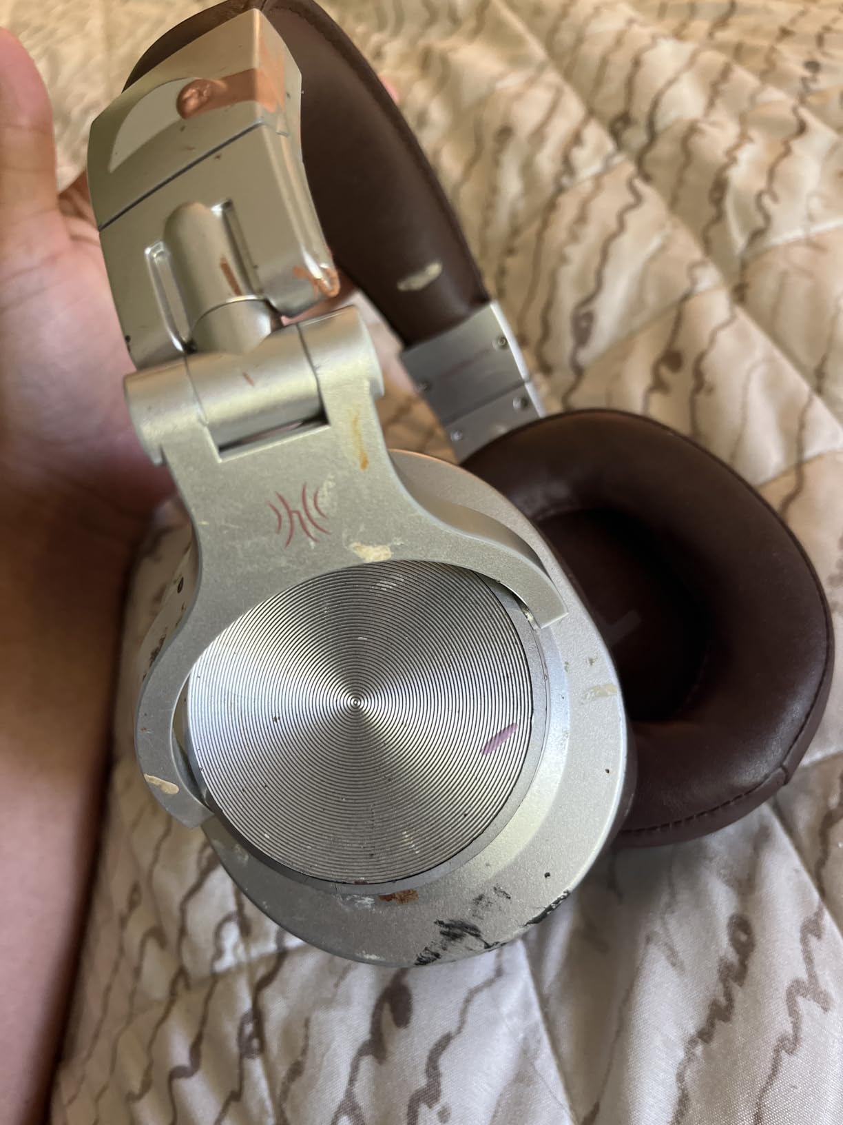 OneOdio A70 Bluetooth Over Ear Headphones, Wireless Headphones with 72H Playtime, Hi-Res, Built-in Mic, 3.5mm/6.35mm Wired Audio Jack for Studio Monitor & Mixing DJ Guitar AMP, Computer PC Gaming customer photo 1