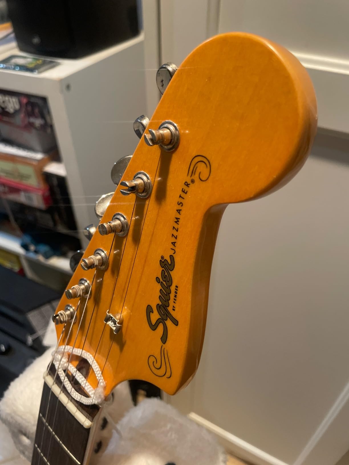 Squier Classic Vibe 60s Jazzmaster Electric Guitar, with 2-Year Warranty, Olympic White, Laurel Fingerboard customer photo 2