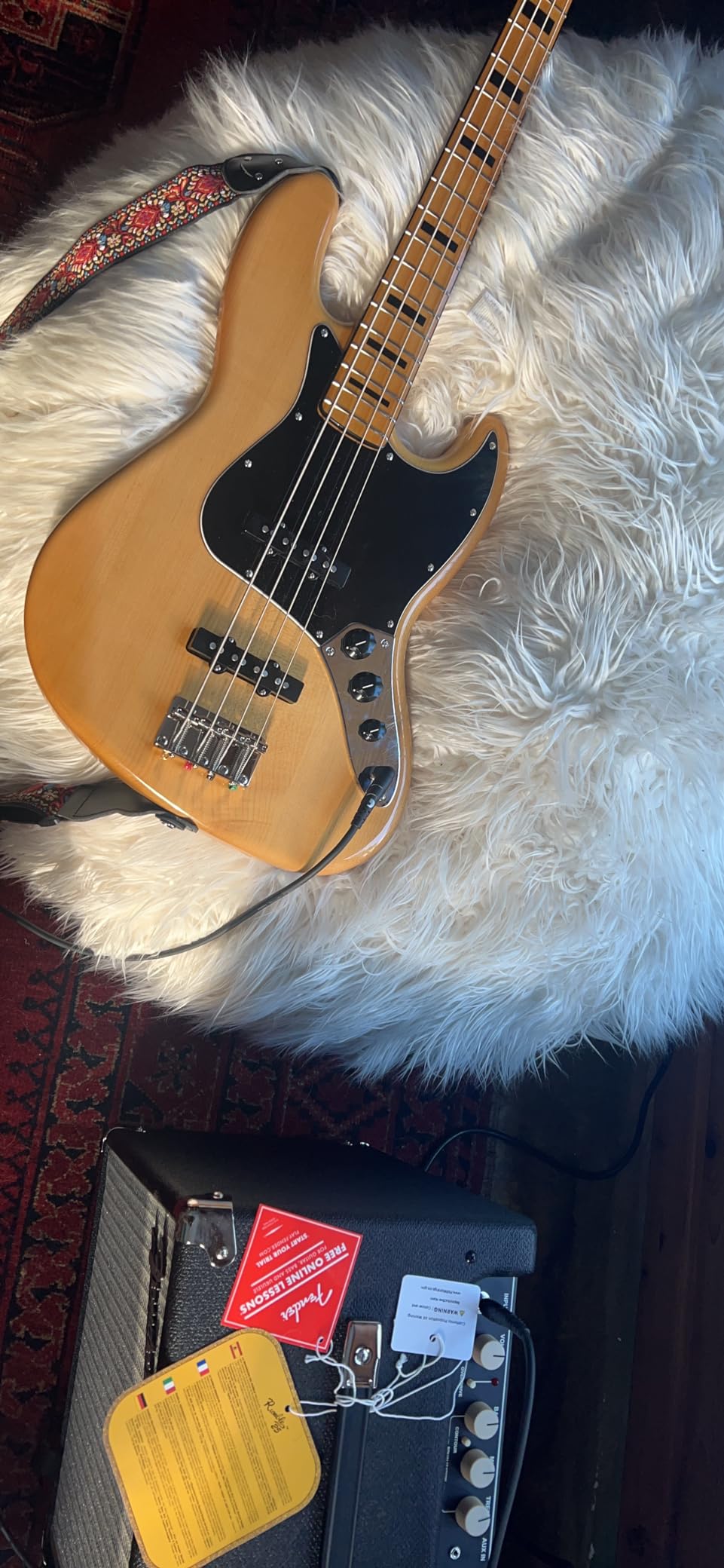 Squier Classic Vibe 70s Jazz Bass, Natural, Maple Fingerboard customer photo 1