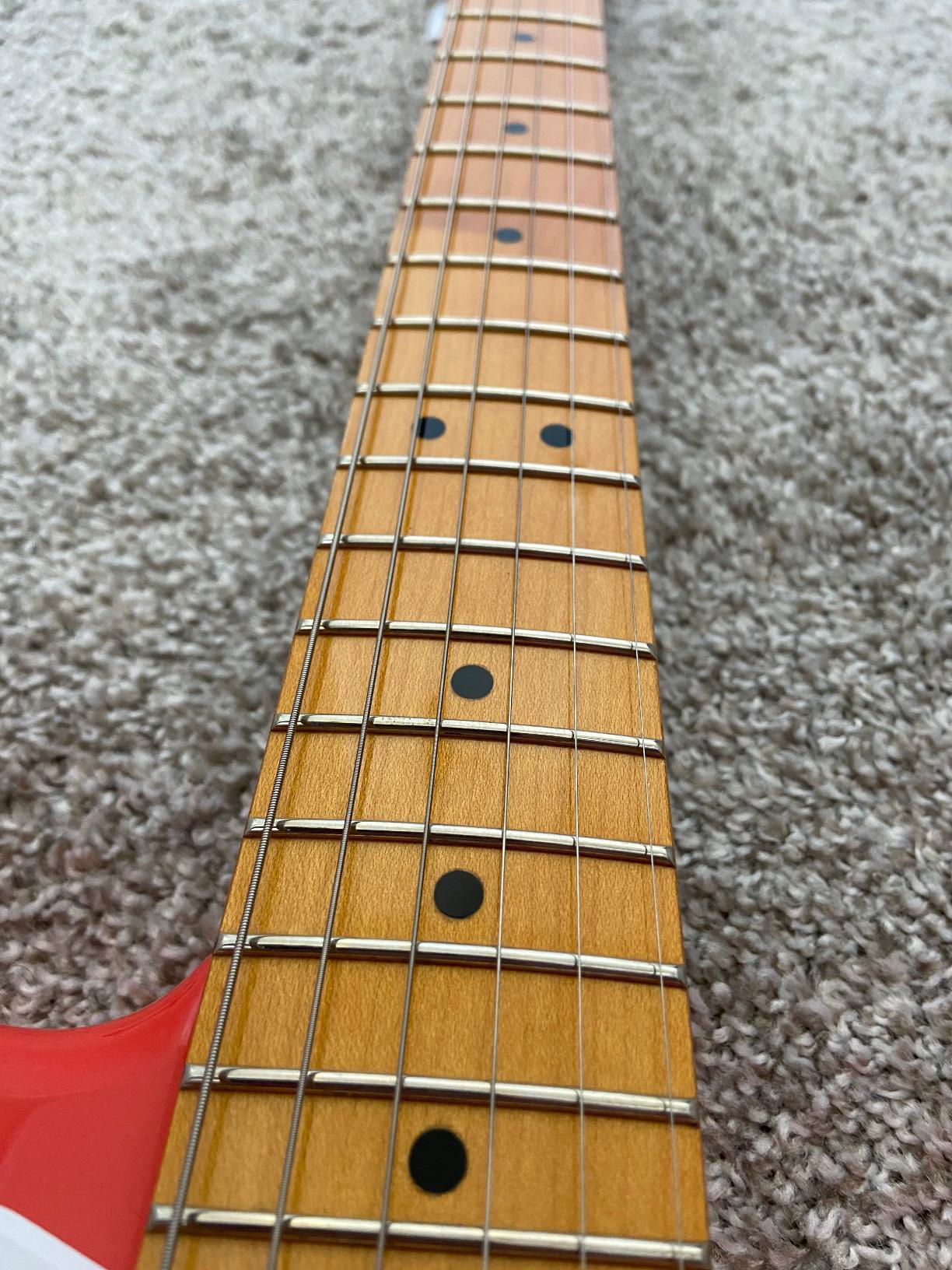 Squier Classic Vibe 70s Stratocaster Electric Guitar, with 2-Year Warranty, Olympic White, Laurel Fingerboard customer photo 1