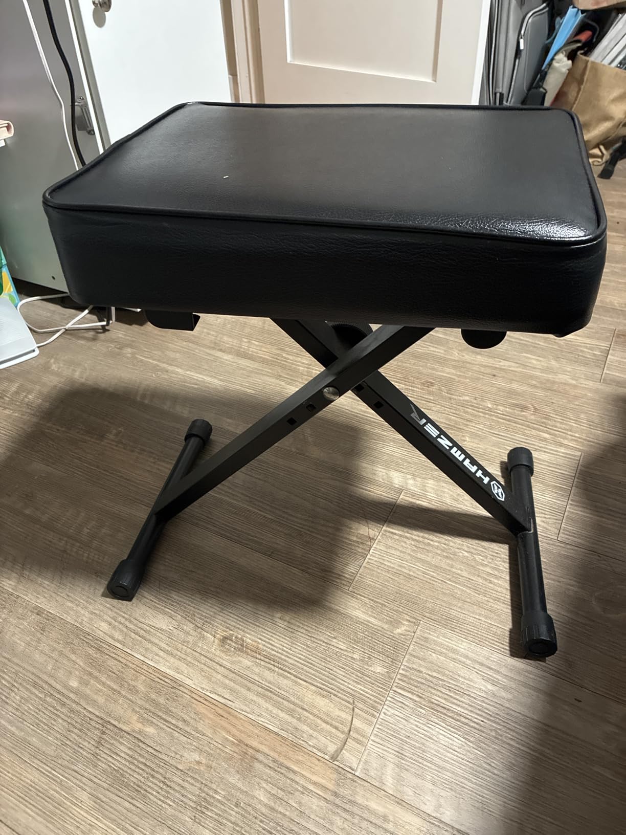 Hamzer Adjustable Padded Keyboard Bench, Heavy-Duty Foldable and Portable X-Style Stool Piano Seat with Cushion, Black customer photo 1