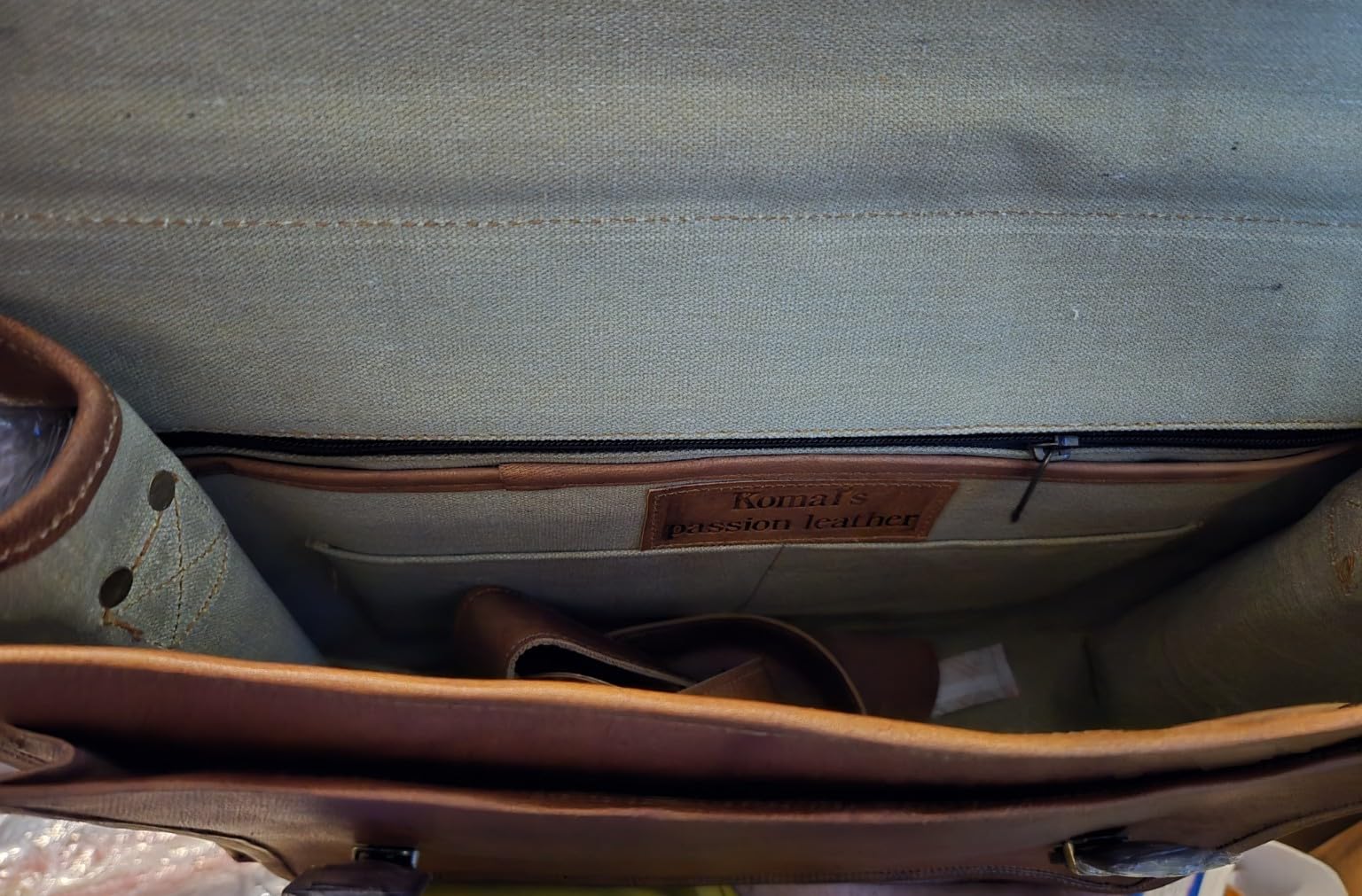 Leather Messenger Bag for Men and Women 18 inch Large Vintage Leather Briefcase Laptop Shoulder Bag Unisex Crossbody Messenger Satchel for Office, Business, Work, Travel customer photo 1