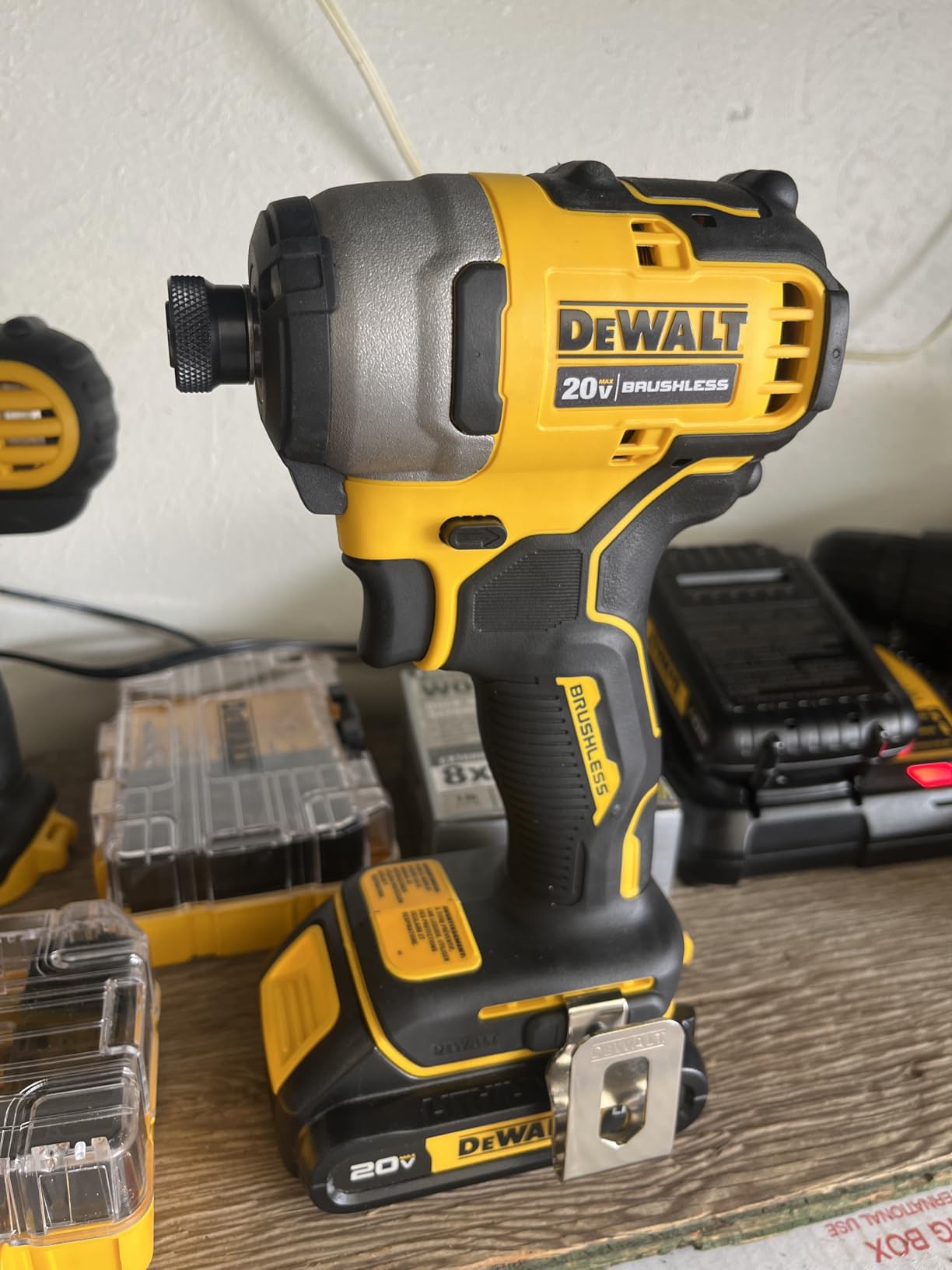DEWALT ATOMIC 20V MAX* Impact Driver, Cordless, Compact, 1/4-Inch, Tool Only (DCF809B) customer photo 1