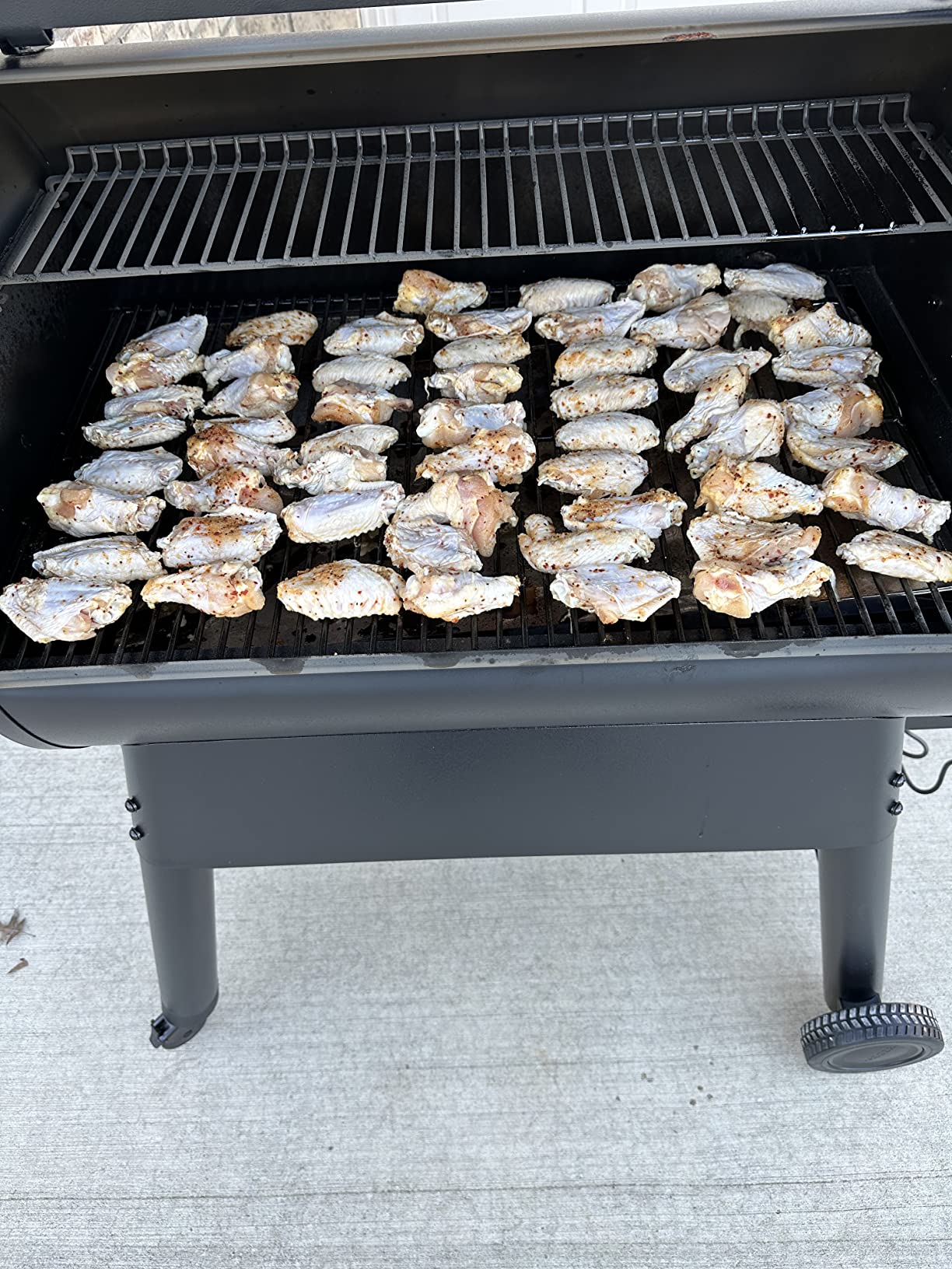 Traeger Pro 780 Wood Pellet Grill & Smoker, 780 Sq In, WiFi customer photo 1