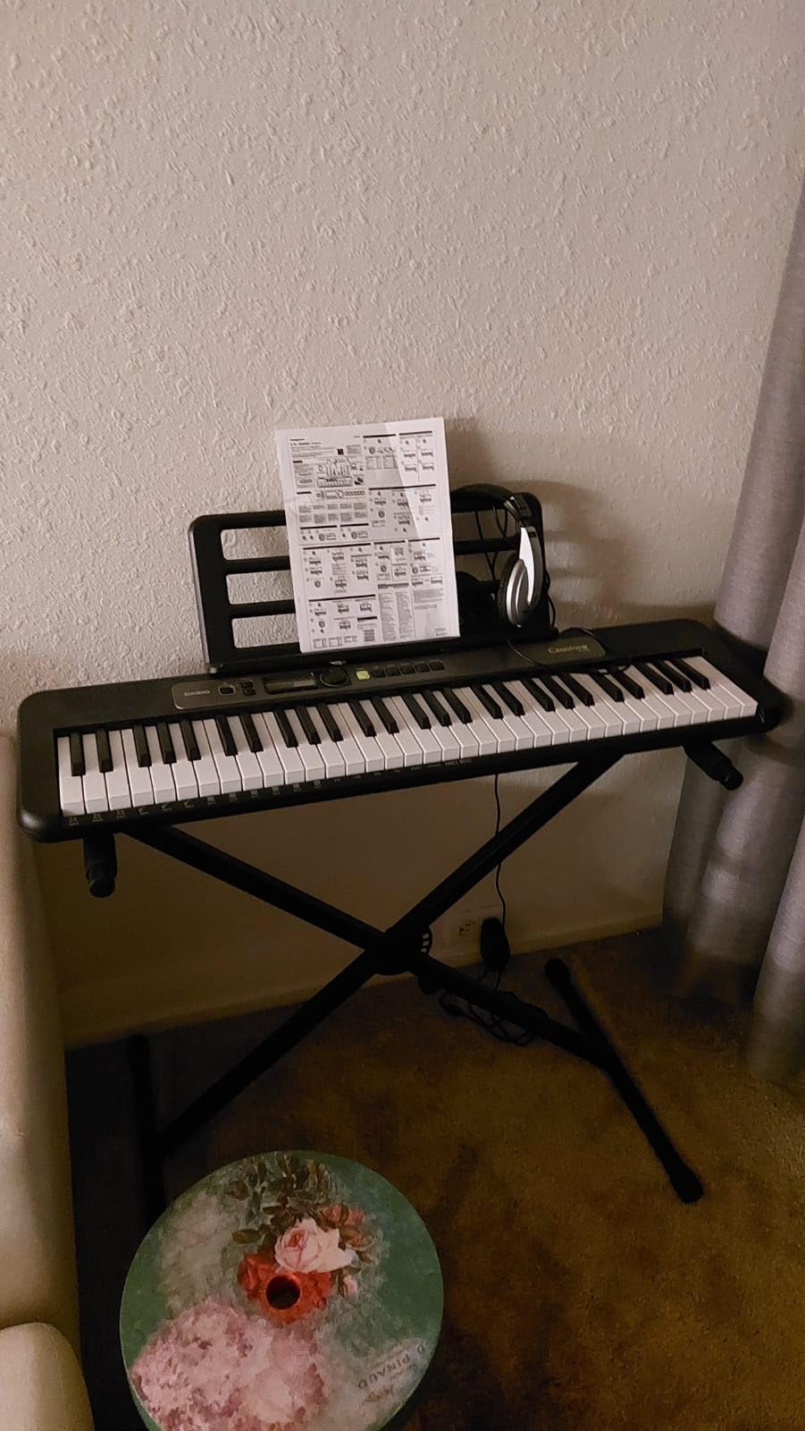 LK-S250 61-Key Premium Lighted Keyboard Pack with Stand, Headphones & Power Supply customer photo 1