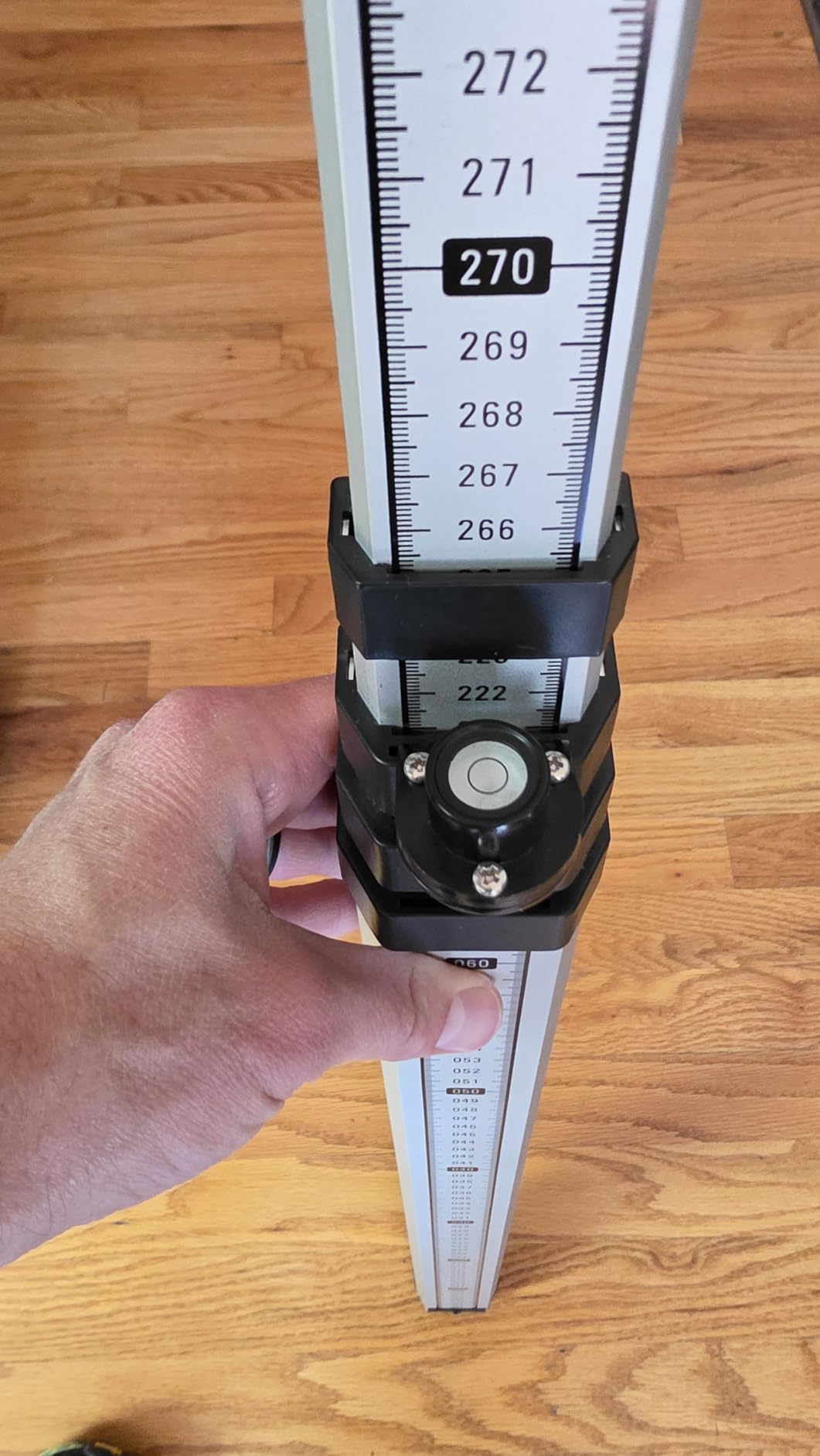Huepar 16-Foot Aluminium Grade Rod - 8ths 5 Sections Telescopic with Bubble Level - Waterproof Soft Carrying Bag Included GR5 customer photo 2
