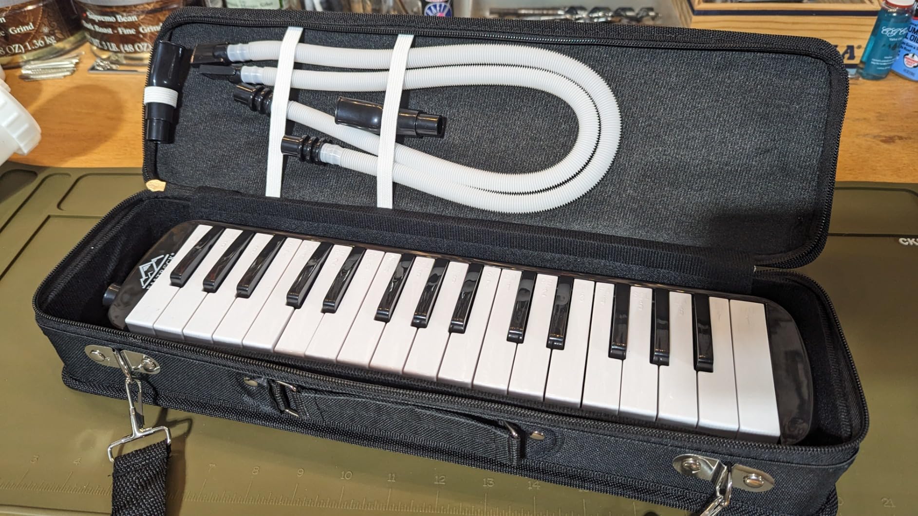 EASTROCK 32 Key Melodica Instrument Air Piano Keyboard Soprano Melodica with 2 Mouthpieces Tube Sets Carrying Bag for Beginners Adults Gift Black customer photo 1
