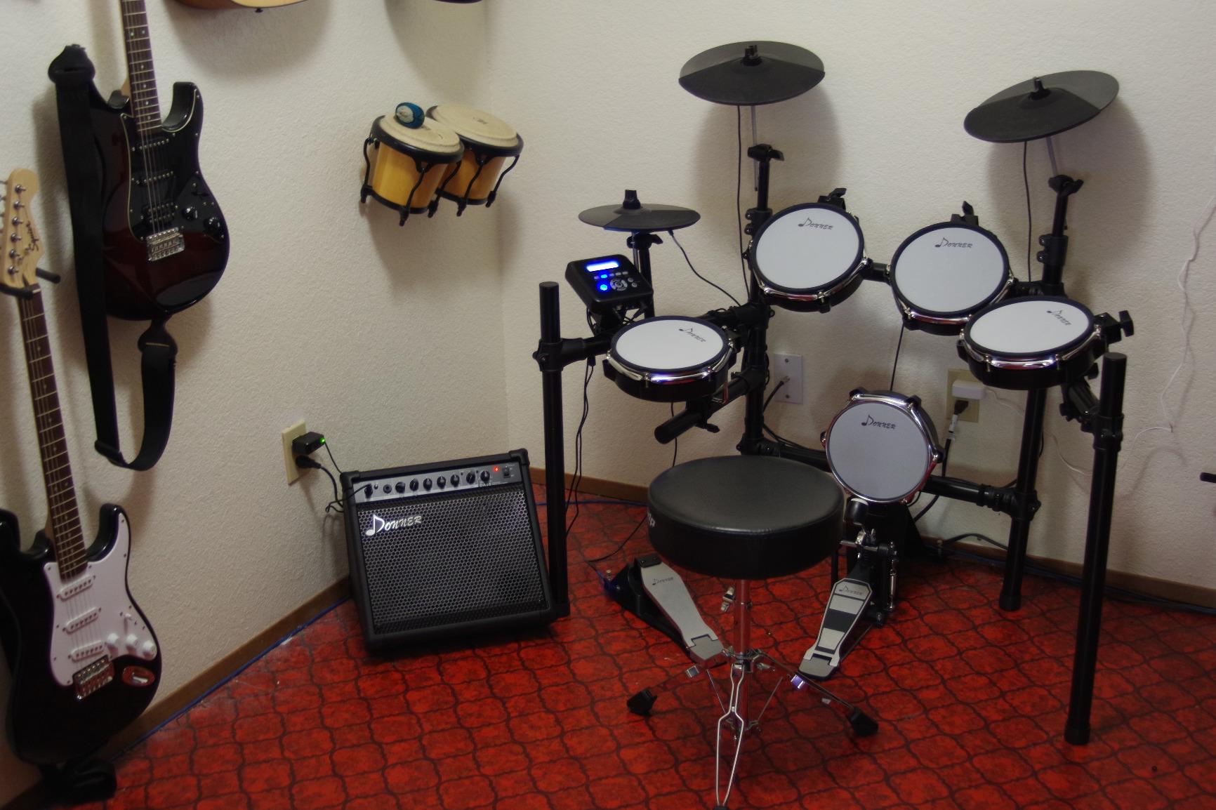 Donner 35-Watt Electronic Drum Amplifier DA-35, 2x8 Speakers, 2-Channel, 3-Band EQ, DI Out, Wireless Audio, Black, Compatible with Electronic Drum & Keyboard, Digital Modeling Amplifier customer photo 1