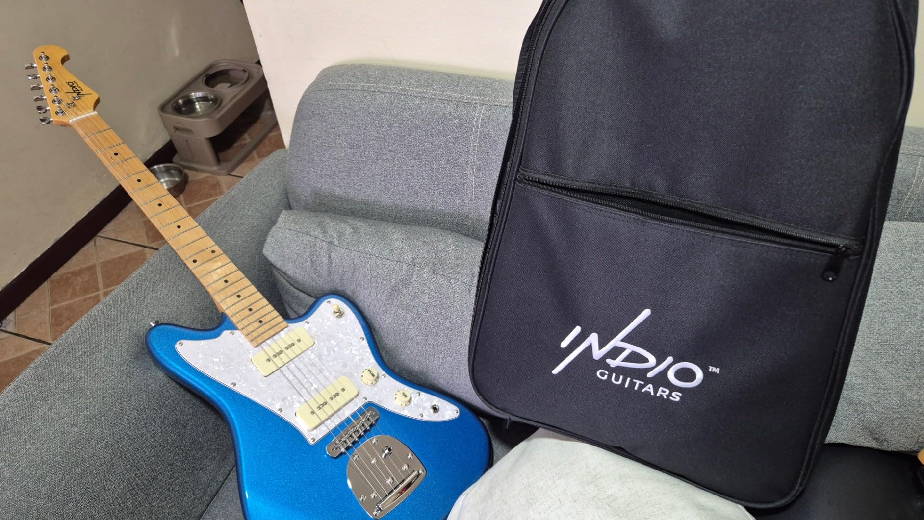 Monoprice Indio Series Offset DLX Plus Alder Electric Guitar - Natural, OS40 customer photo 1