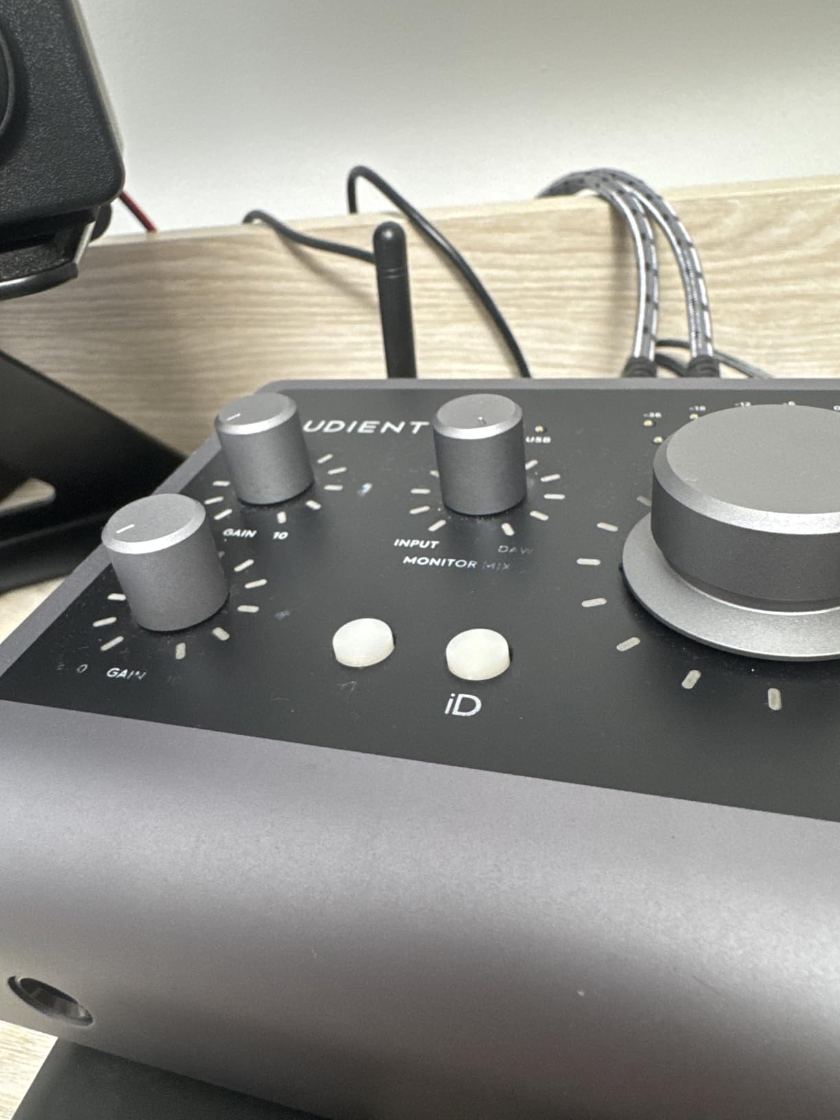 Audient Audio Interface iD4 MKII, Class A Console Microphone Preamp, High Speed USB-C customer photo 1