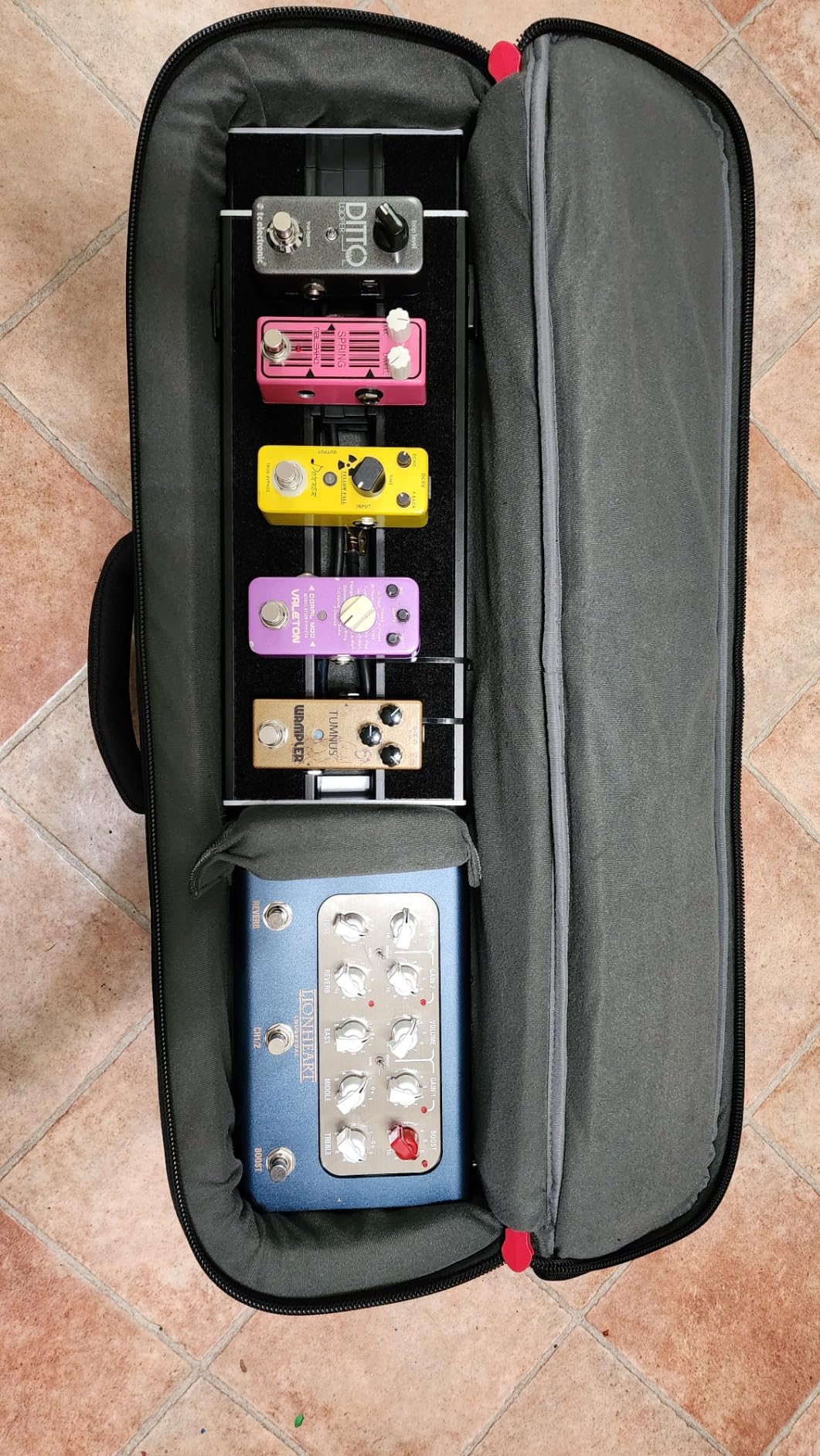 D'Addario XPND Guitar Pedal Board Case - Backline Pedalboard Transporter - Pedal Board Carry Case for XPND 1 or Single Row Pedal Boards customer photo 1