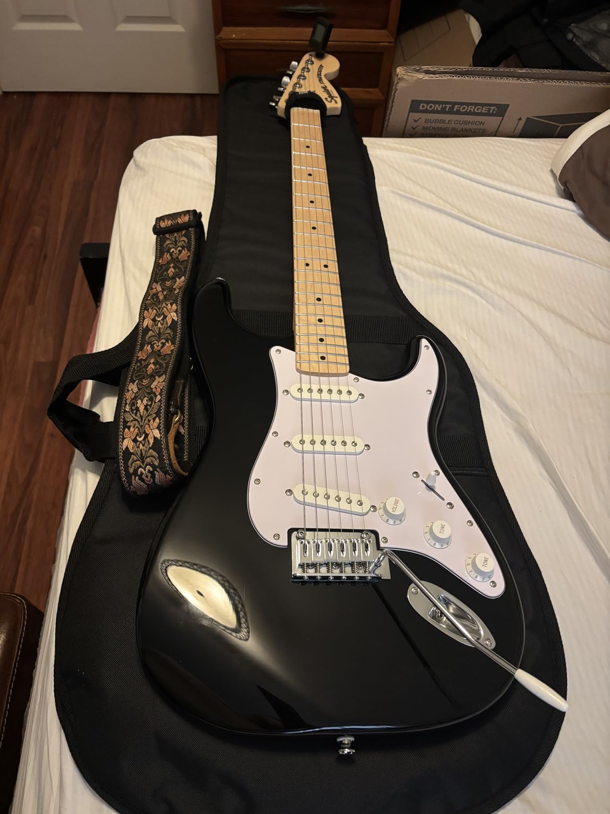 Squier Affinity Series Stratocaster Electric Guitar, with 2-Year Warranty, Lake Placid Blue, Maple Fingerboard customer photo 2