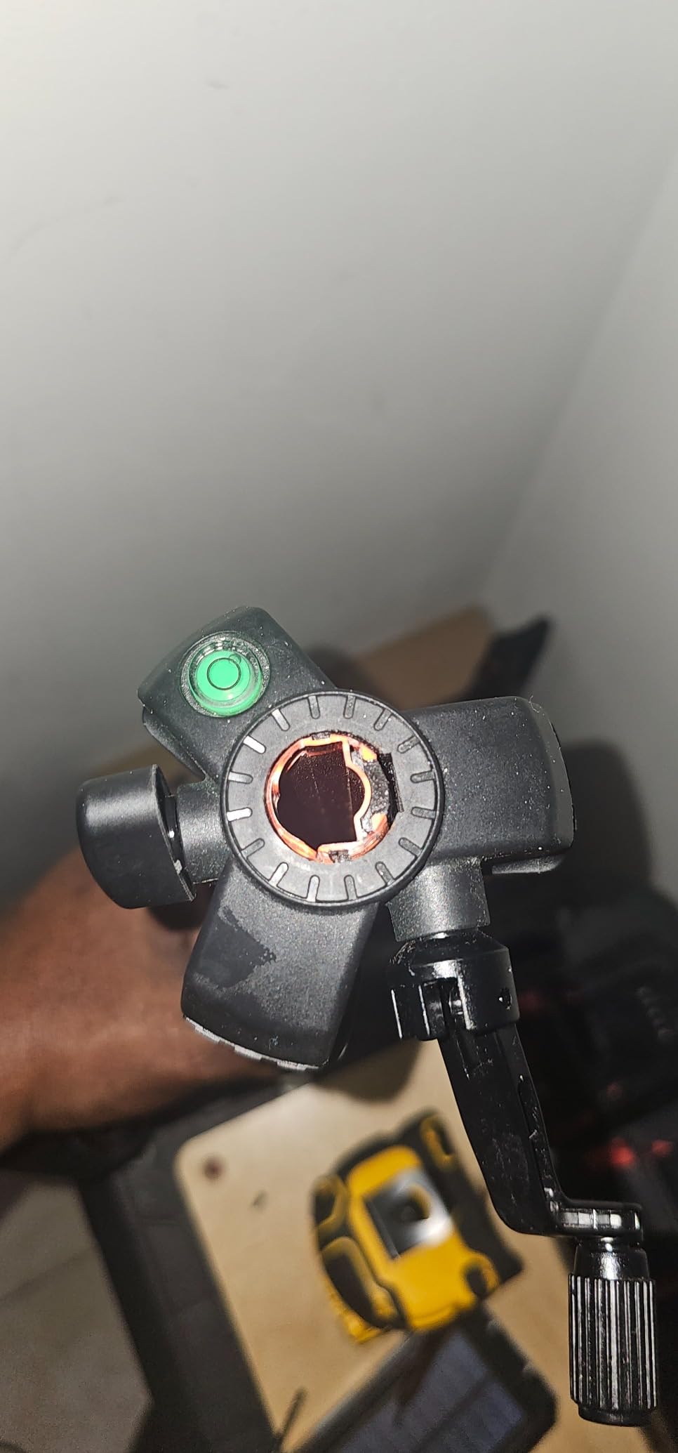 Klein Tools 69345 Tripod, Flexible Tripod with Mount, Lightweight Aluminum, Compatible with Klein Tools Laser Levels and other Products customer photo 2