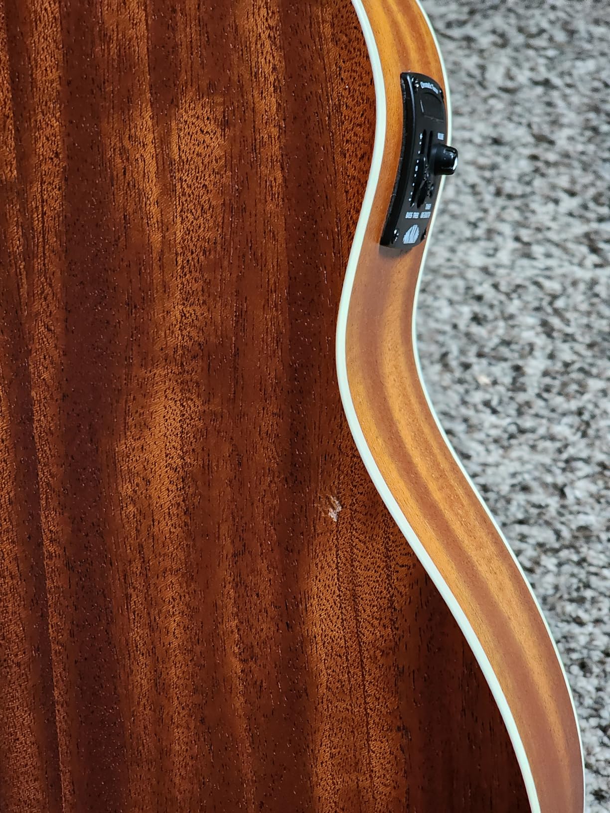 Kala KA-BE Satin Mahogany Baritone Acoustic-Electric Ukulele with Hard Case, Strap, Tuner, Austin Bazaar Instructional DVD, and Polishing Cloth customer photo 1