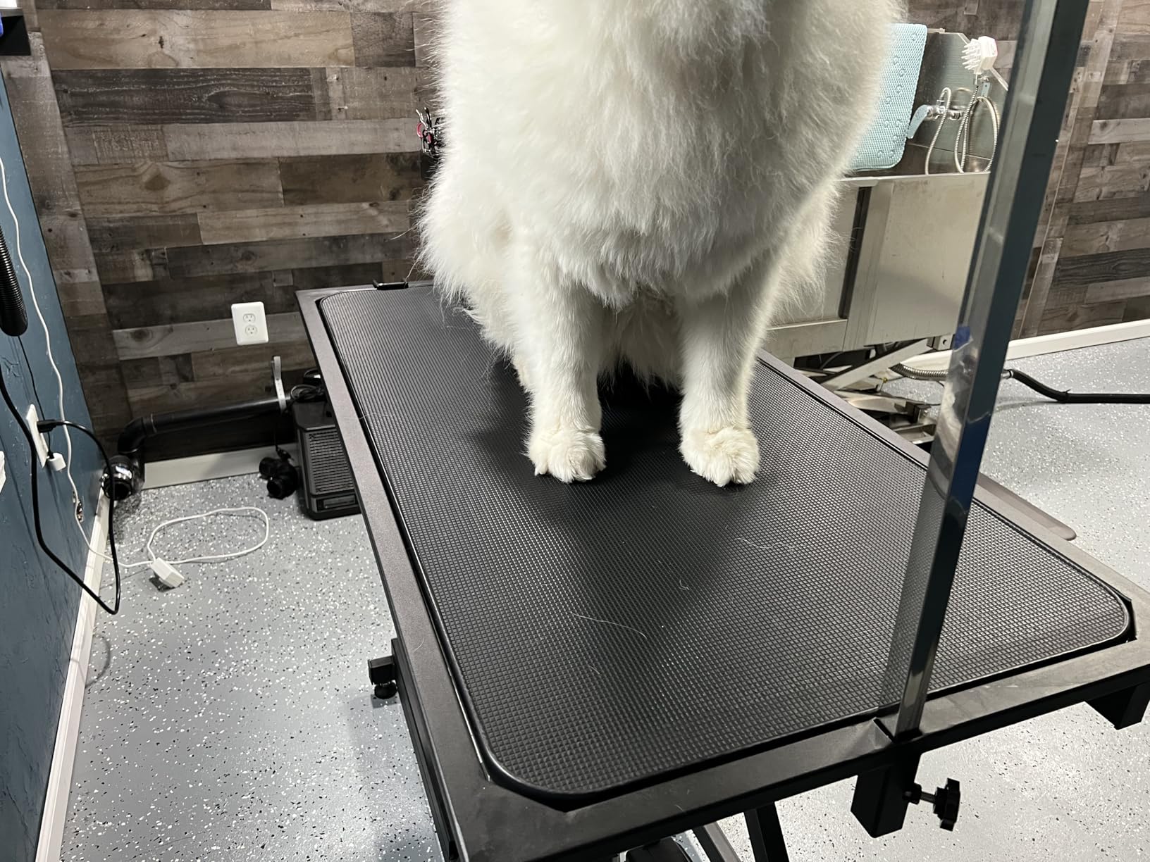 Hydraulic Pet Dog Grooming Table for Dogs, Heavy Duty Professional Large Drying Table with Adjustable Arm Noose, Maximum Capacity Up to 300lbs, 42.5