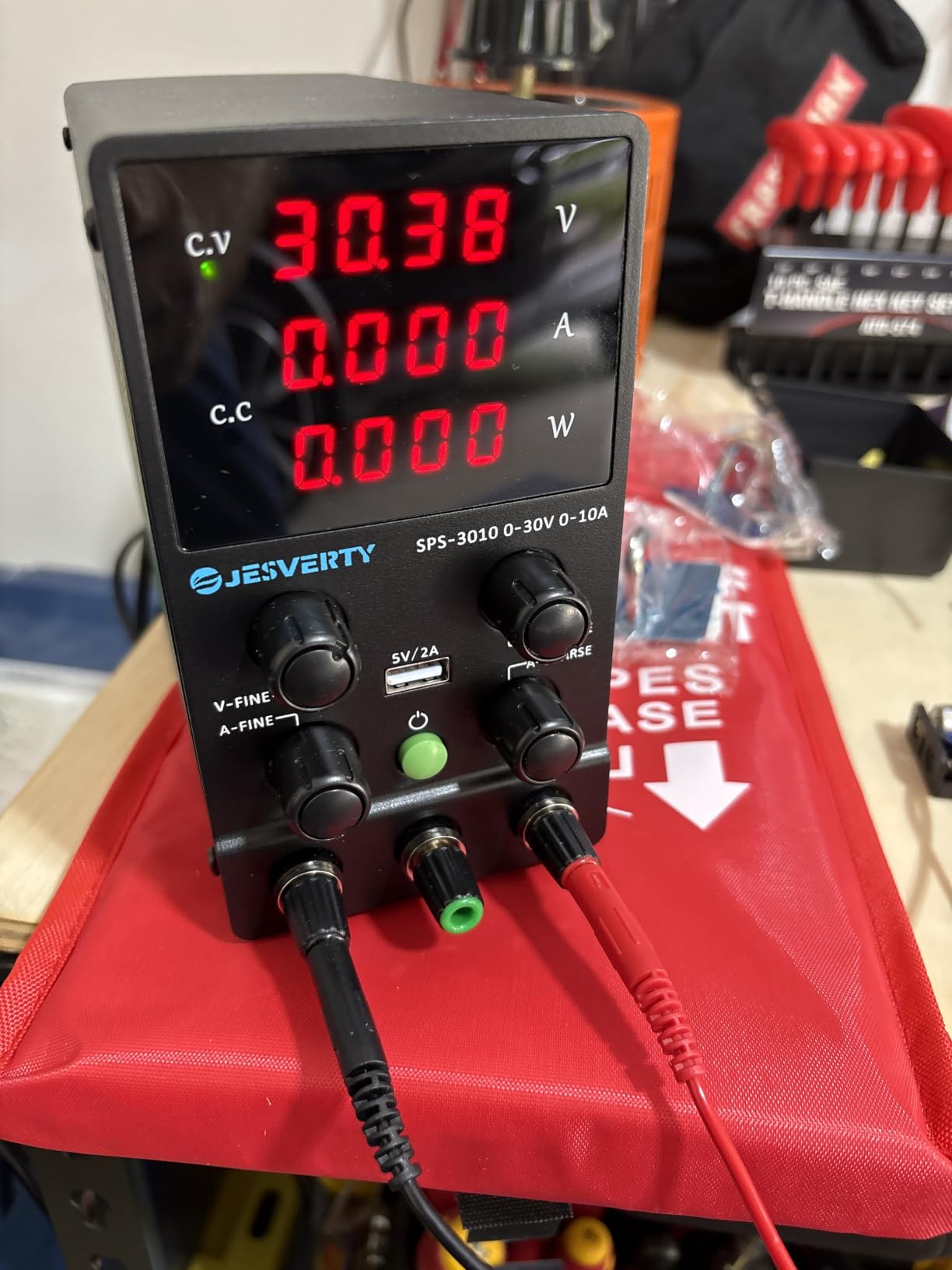 DC Power Supply Variable, 0-30V 0-10A Adjustable Switching DC Regulated Bench Power Supply with High Precision 4-Digit LED Display, 5V/2A USB Port, Coarse and Fine Adjustment SPS-3010 customer photo 1
