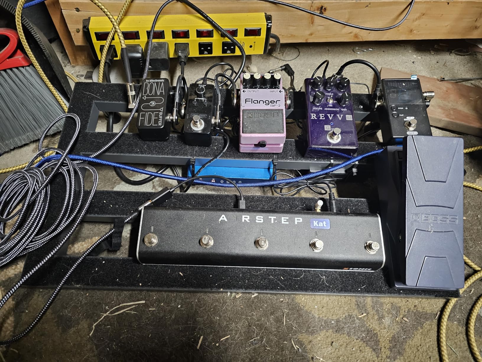 Ghost FIRE Pedal Power Supply with 8 DC Outputs Truly Isolated for 9V/12V/15V/18V customer photo 2