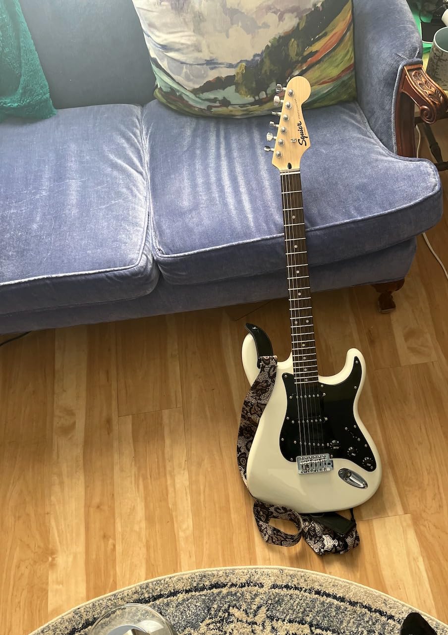 Squier Sonic Stratocaster Electric Guitar, Tahitian Coral, Maple Fingerboard, White Pickguard customer photo 2