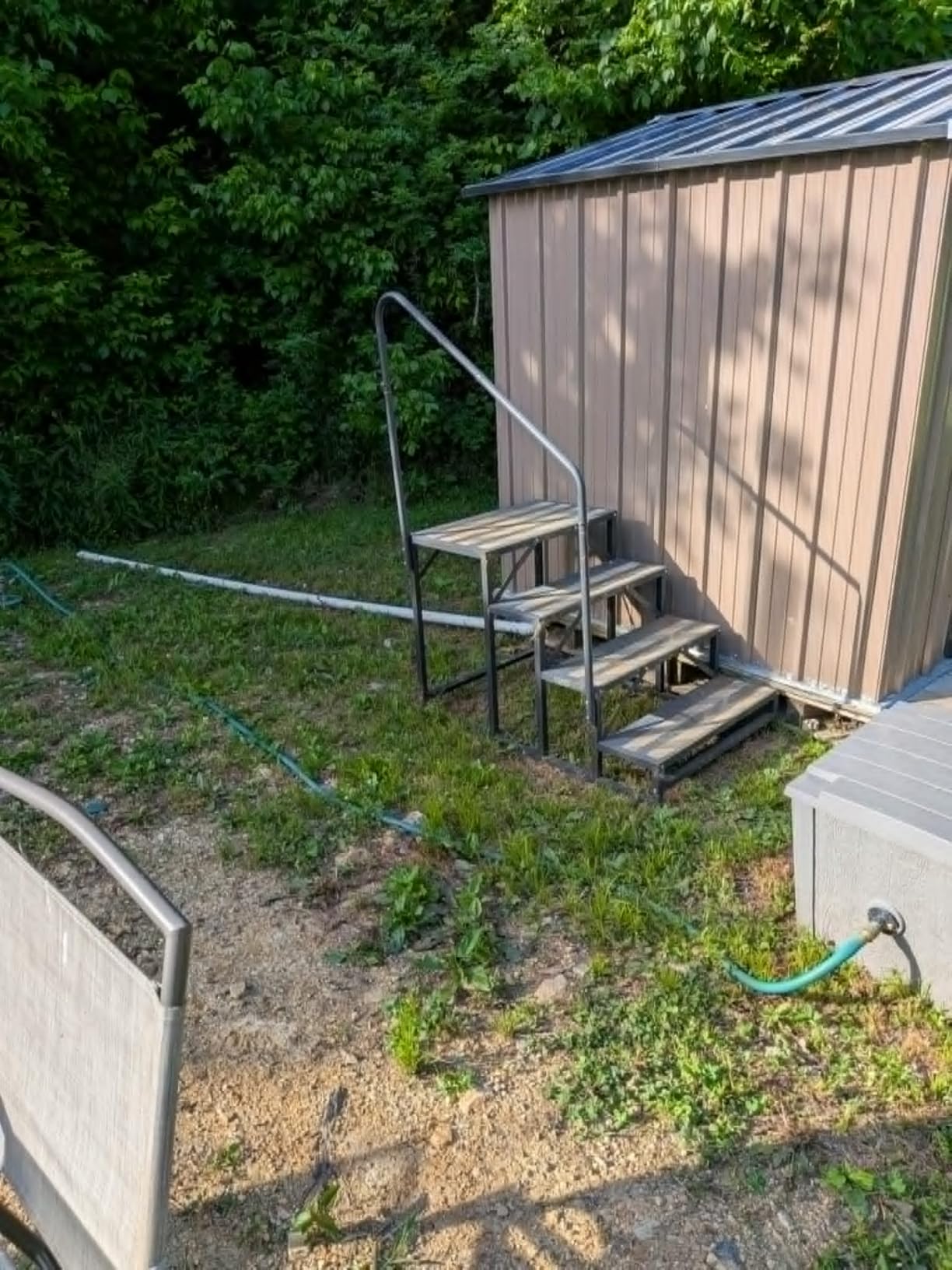 TOCRETOARE RV Steps with Handrail, Hot Tub Steps with Handrail, Portable Stairs Steps for 5th Wheel RV, Mobile Home Stairs Outdoor RV Step customer photo 1