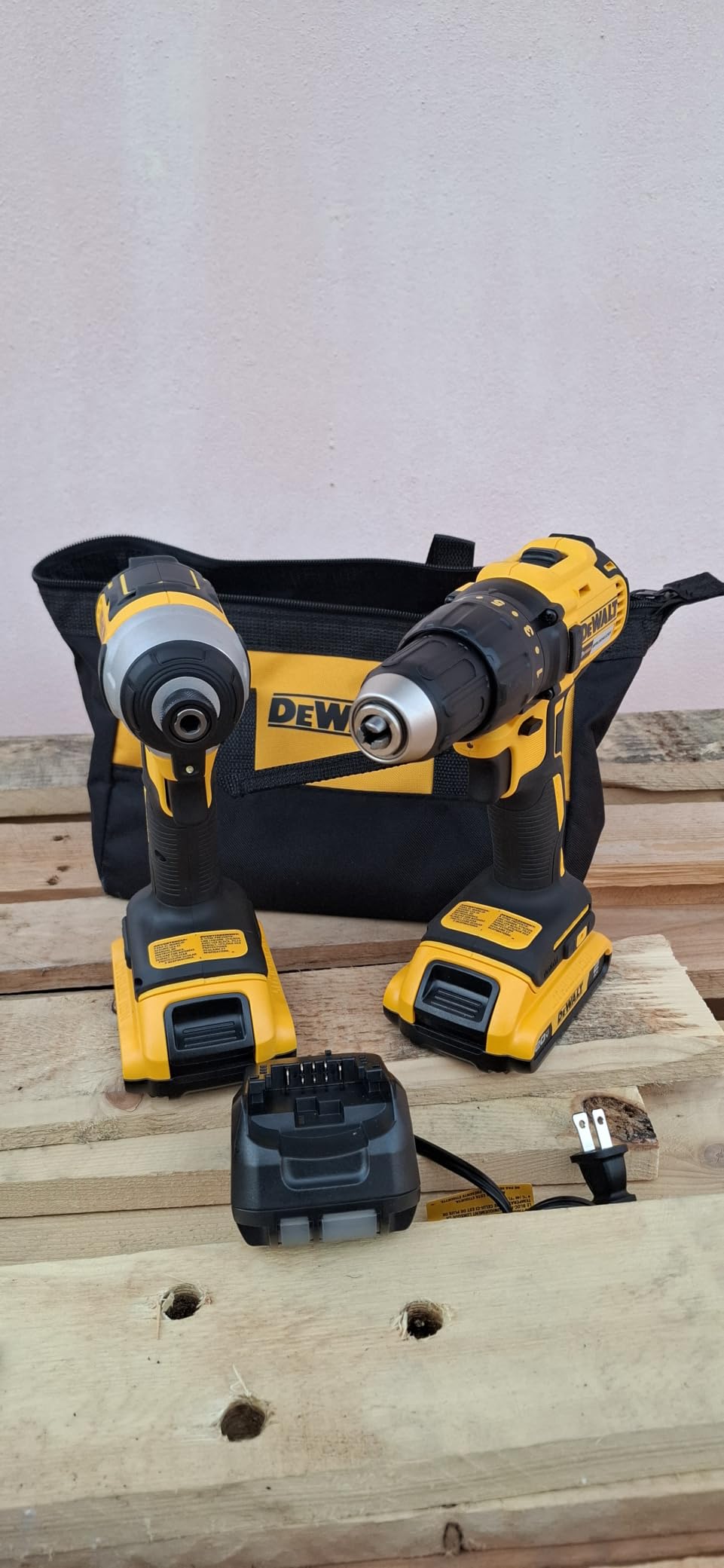 DEWALT 20V MAX Cordless Drill and Impact Driver, Power Drill Brushless 2-Tool Power Tool Combo Kit, Includes 2 Batteries, Charger and Bag (DCK277D2) customer photo 1