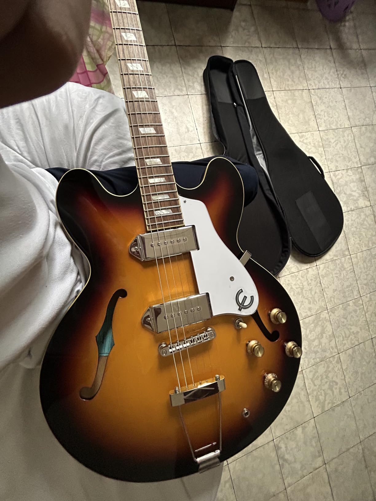 Epiphone Casino Archtop Hollowbody Electric Guitar, Vintage Sunburst customer photo 2