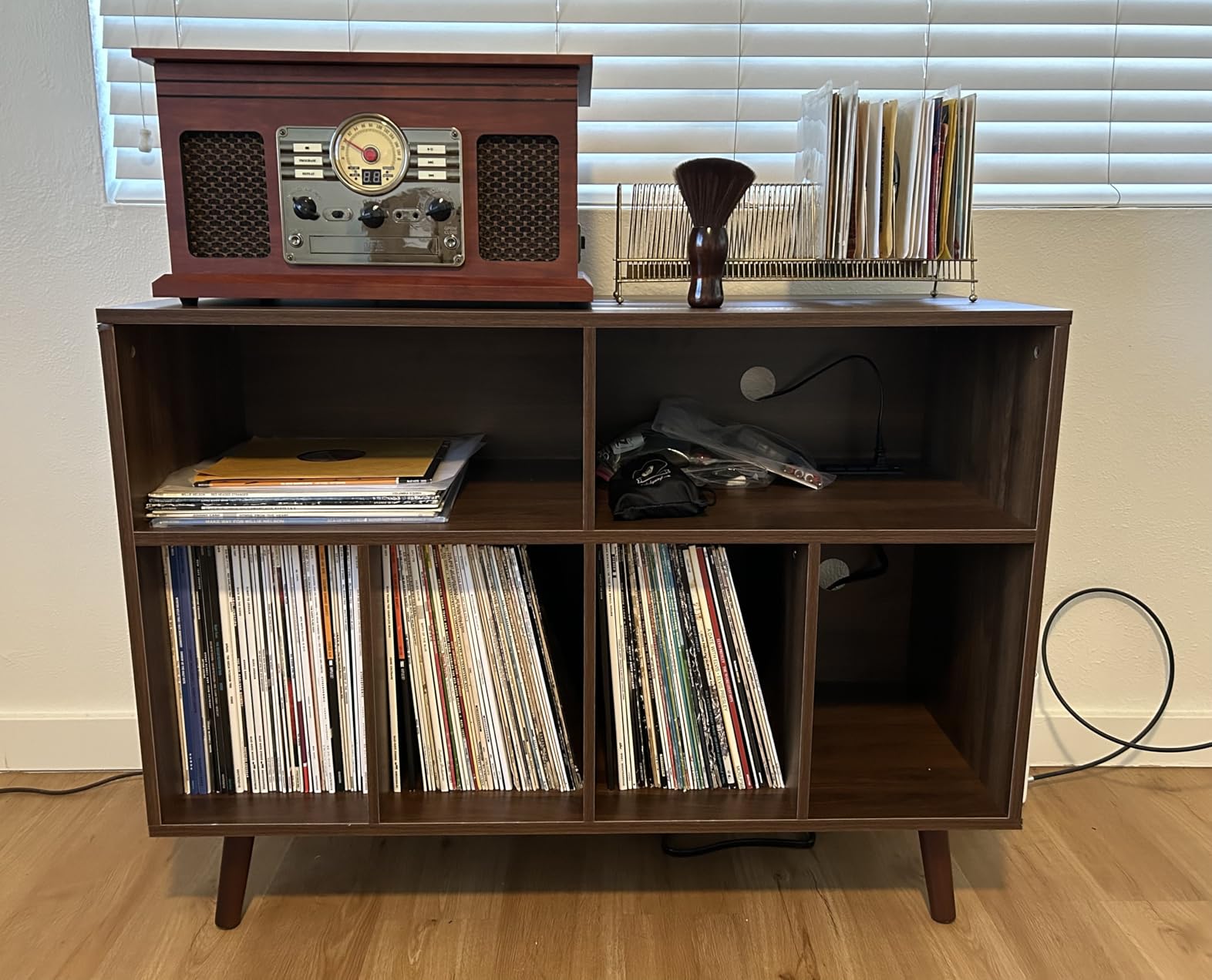 Cozy Castle Record Player Stand with Vinyl Storage Cabinet, Wood Turntable Table Open Shelf Holder Up to 350 Albums Cube Storage Organizer for Living Room, Office, Brown customer photo 2