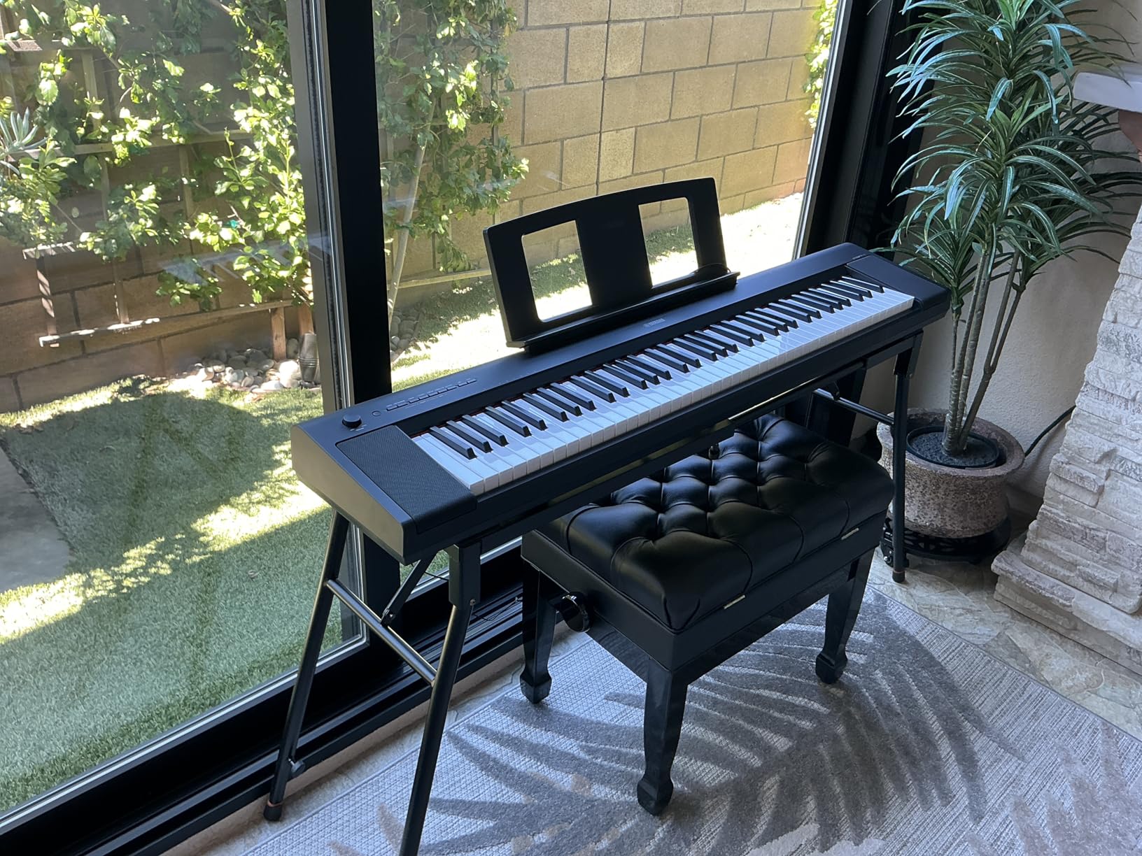 Yamaha Piaggero NP35B 76-Key Ultra-Portable Digital Piano, Premium Yamaha Voices, Graded Soft Touch Keys, Black customer photo 1