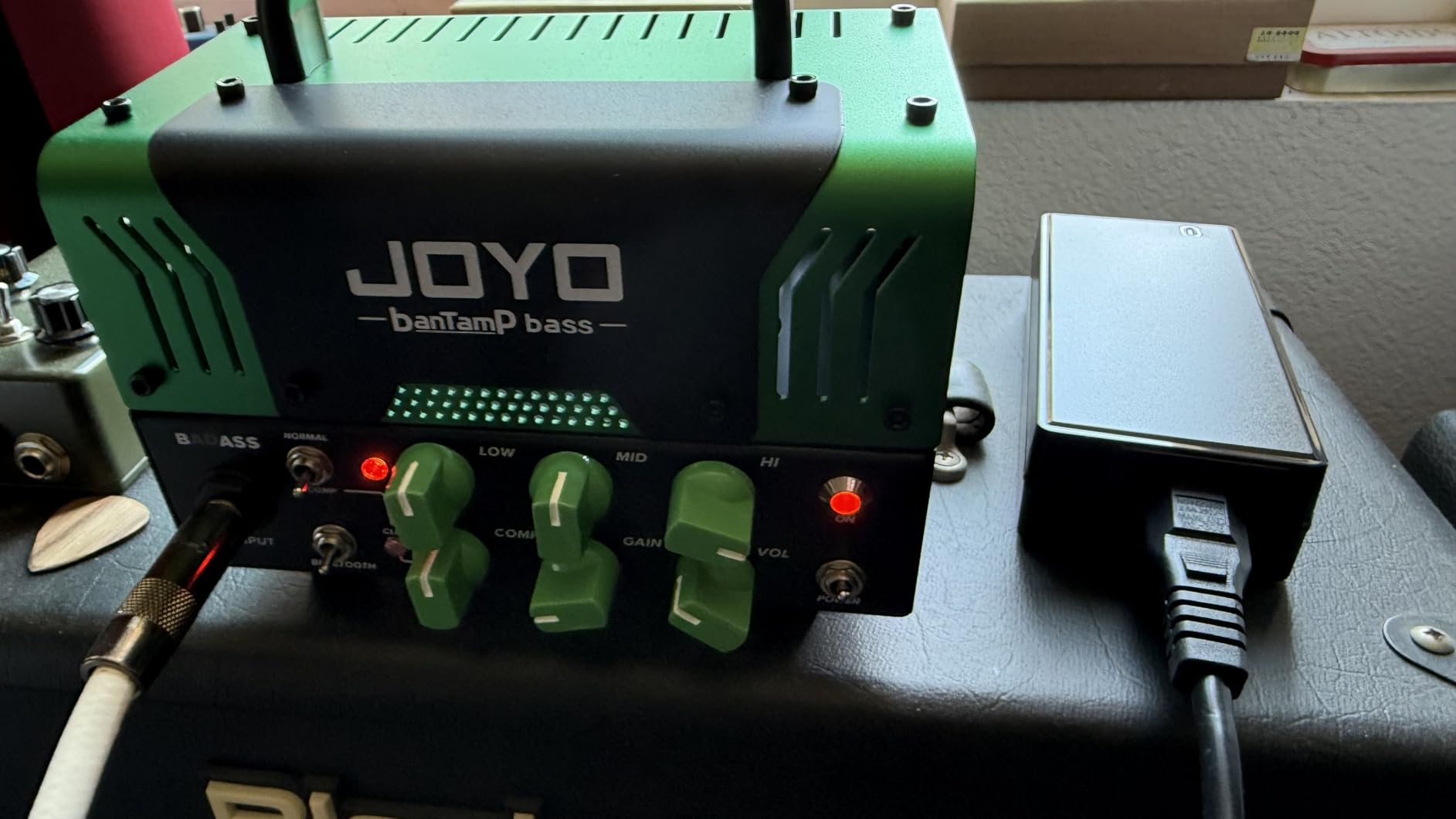 JOYO 50W Bass Amp Head Hybrid Tube Preamp with 12AX7, Compressor, 3-Band EQ, FX Loop, Bluetooth & Headphone Output (Badass) customer photo 2
