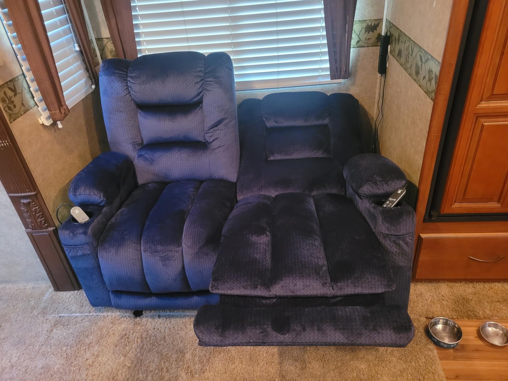 MCombo 55.9 Inch Zero Gravity Power Loveseat Recliner with Heat and Vibration Massage, Reclining Loveseat Sofa with USB Ports, Cup Holders for Living Room, Fabric PR648SET (Navy Blue) customer photo 2