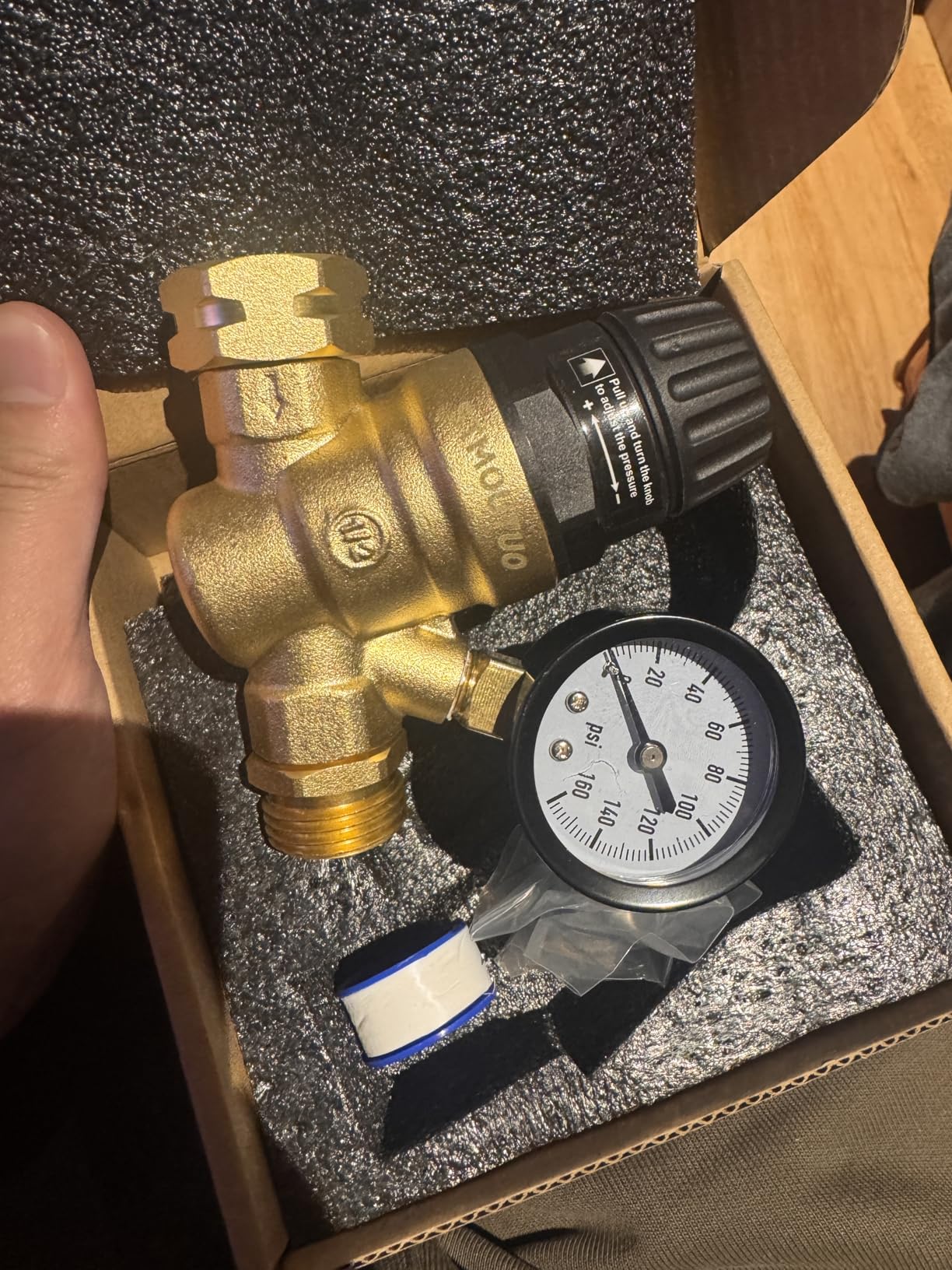 STMOUTUO RV Water Pressure Regulator for RV Camper. Brass Lead-Free Adjustable Camper Water Pressure Regulator with 0-160 PSI Gauge, Reducer Valve W Filter. customer photo 2