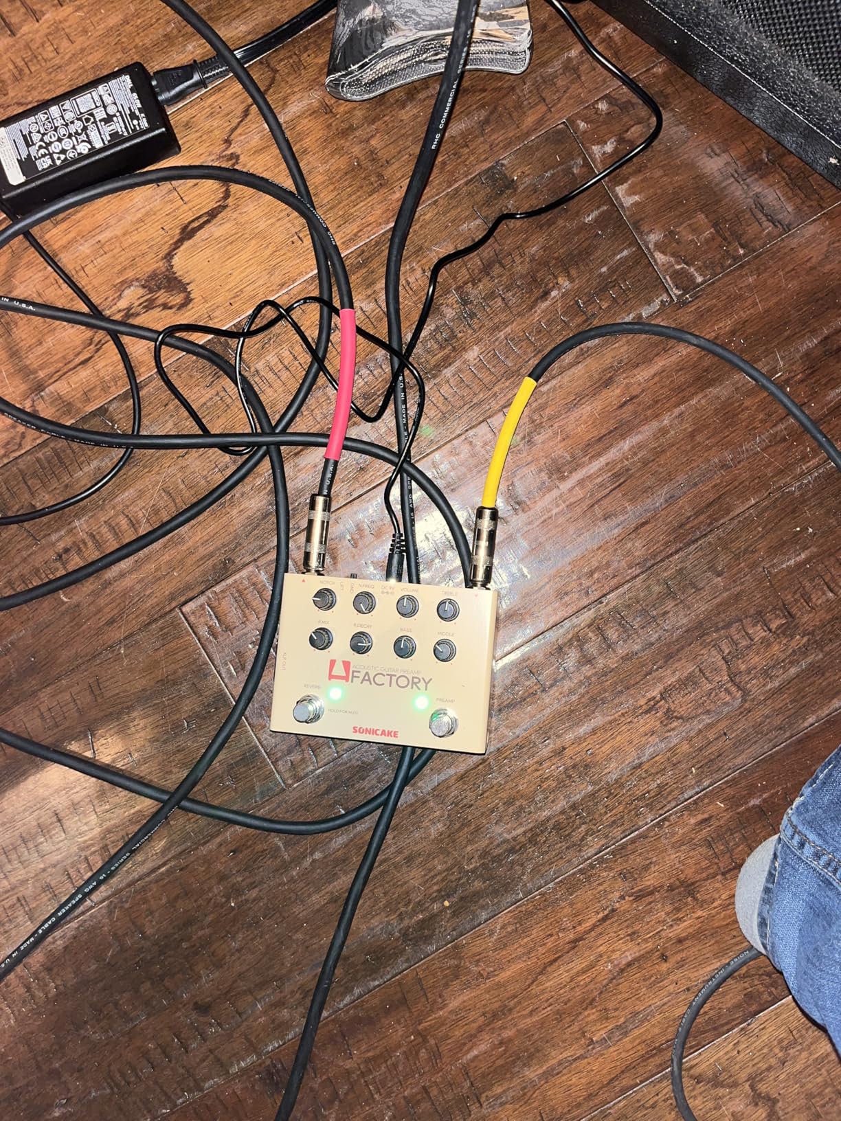 SONICAKE Bass Pedal with Overdrive Analog Preamp Compression Effects Pedal and 3-Band EQ Via Pre/Post Selection with XLR Output - B Factory customer photo 1