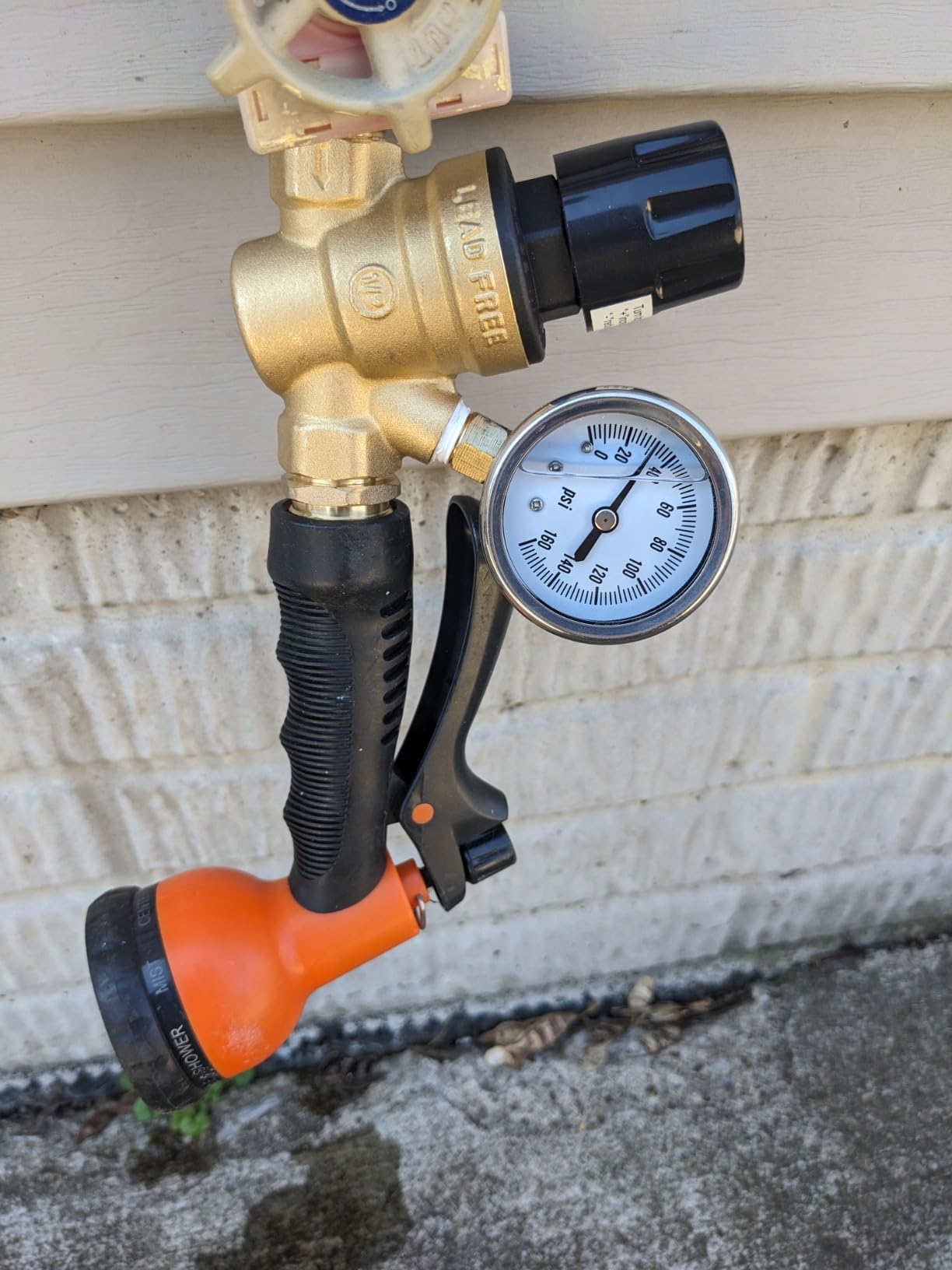 Hourleey RV Water Pressure Regulator, Adjustable Handle Brass Water Pressure Regulator, Water Pressure Reducer with Gauge and Inlet Screened Filter for RV Camper Travel Trailer customer photo 2