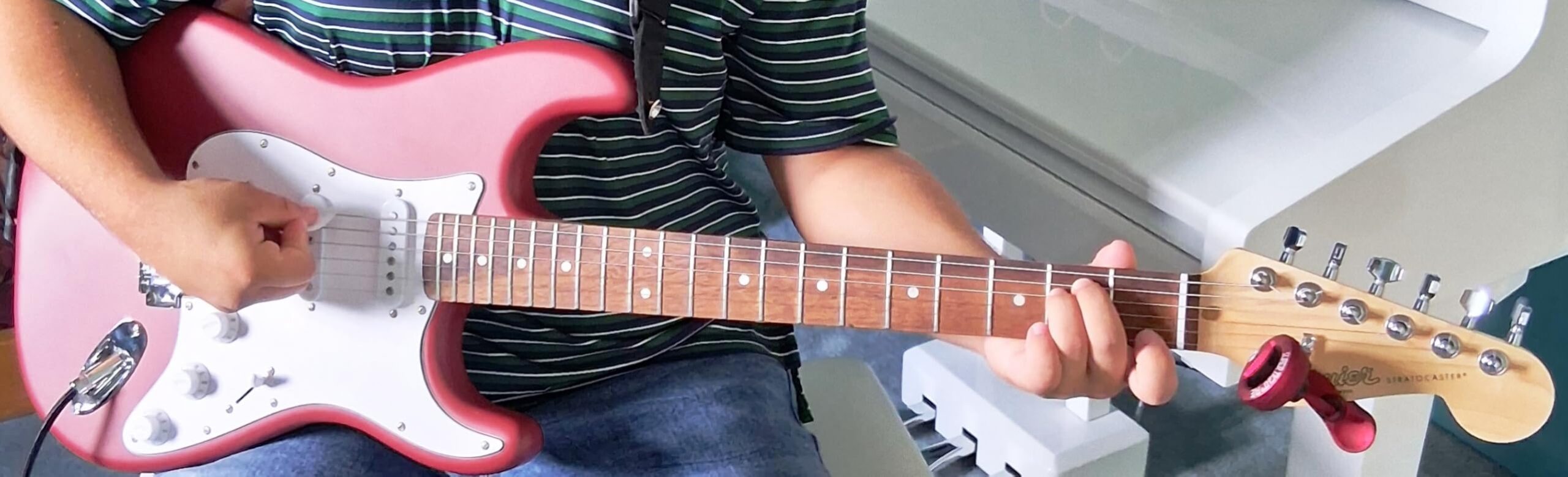 Fender Squier Debut Series Stratocaster Electric Guitar, Beginner Guitar, with 2-Year Warranty, Includes Free Lessons, Black with Matte Finish customer photo 1