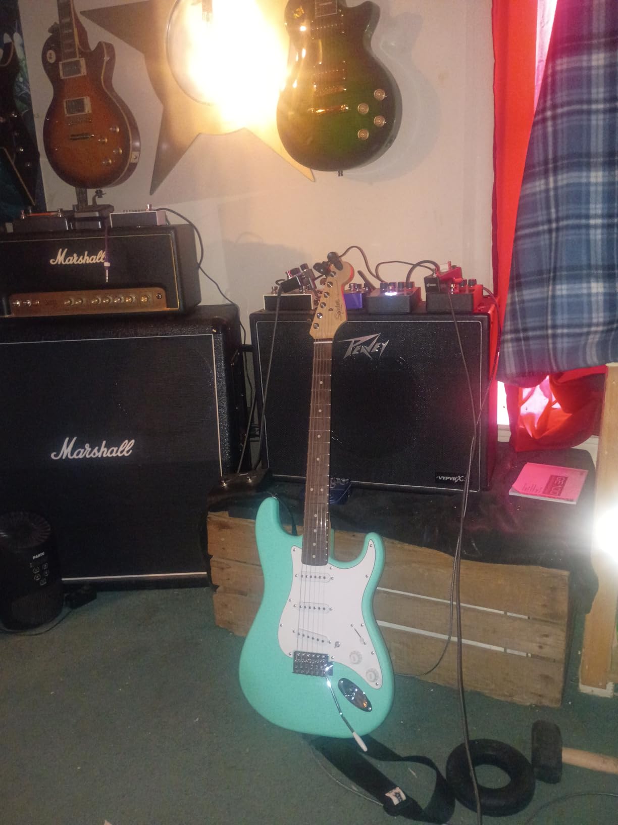 Fender Squier Debut Series Stratocaster Electric Guitar, Beginner Guitar, with 2-Year Warranty, Includes Free Lessons, Black with Matte Finish customer photo 2
