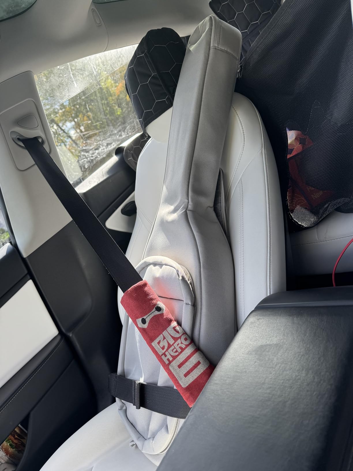 LAVA ME AIR Portable Carbon Fiber Electric-Acoustic Guitar. Travel Guitar for Beginners with Onboard Effects and Magnetic Pickup. Silver customer photo 1