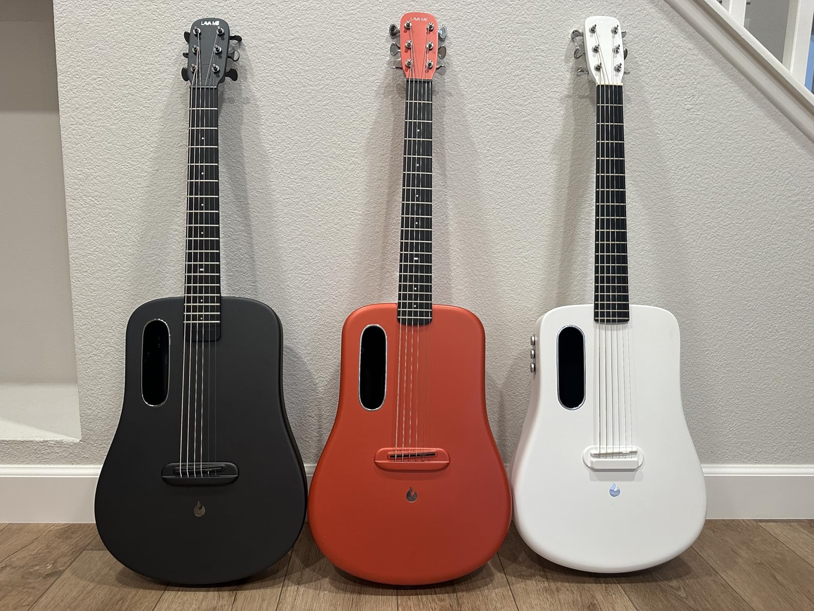 LAVA ME AIR Portable Carbon Fiber Electric-Acoustic Guitar. Travel Guitar for Beginners with Onboard Effects and Magnetic Pickup. Silver customer photo 2