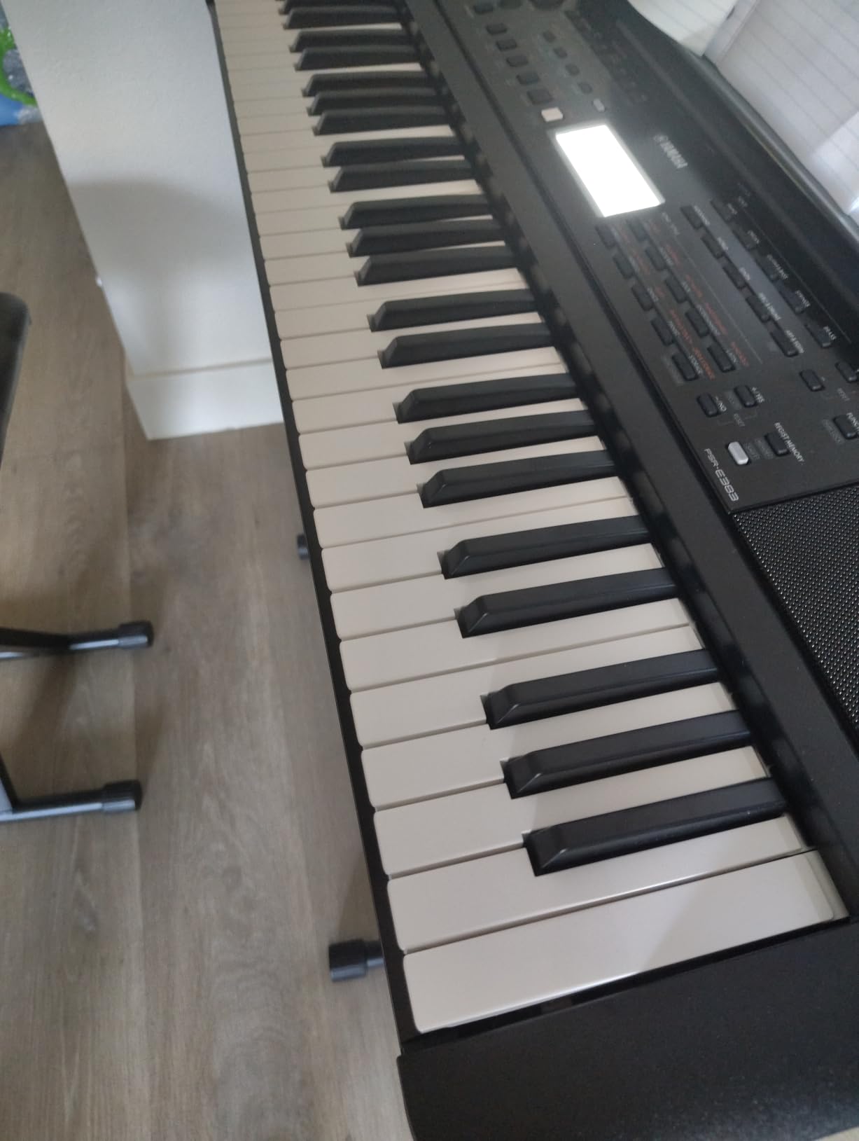 Yamaha YPT-W320 76 Touch Sensitive Key Portable Keyboard for Beginners with Music Rest, Power Adapter customer photo 1