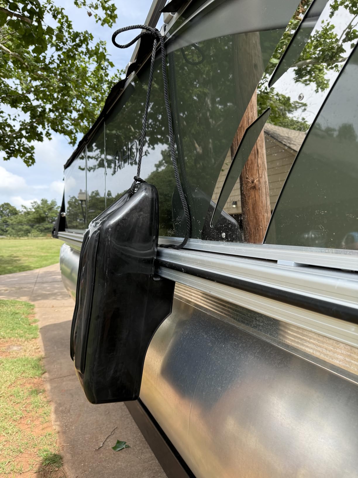 Pontoon Fenders Boat Bumpers for Docking Pontoon Boat ONLY, Customized Inflatable Fender Dock Bumper with Locking Recessed Groove & Grip Handle customer photo 1