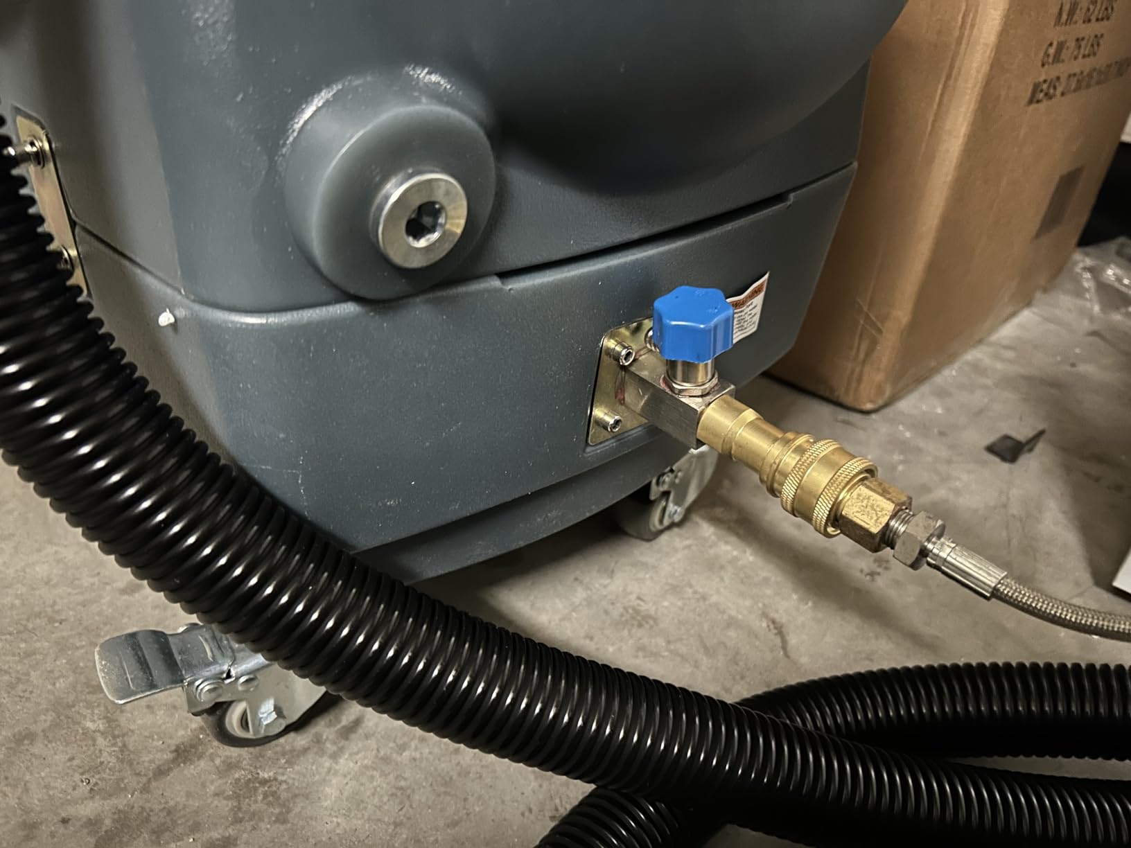 Commercial Heated Carpet & Upholstery Extractor Machine, 160 PSI Hot Water Cleaner, 1.34 HP Vacuum, 149°F Heater, 4.8-Gal and 5.3-Gal Dual Tanks for Auto Detailing, Furniture & Carpet customer photo 2