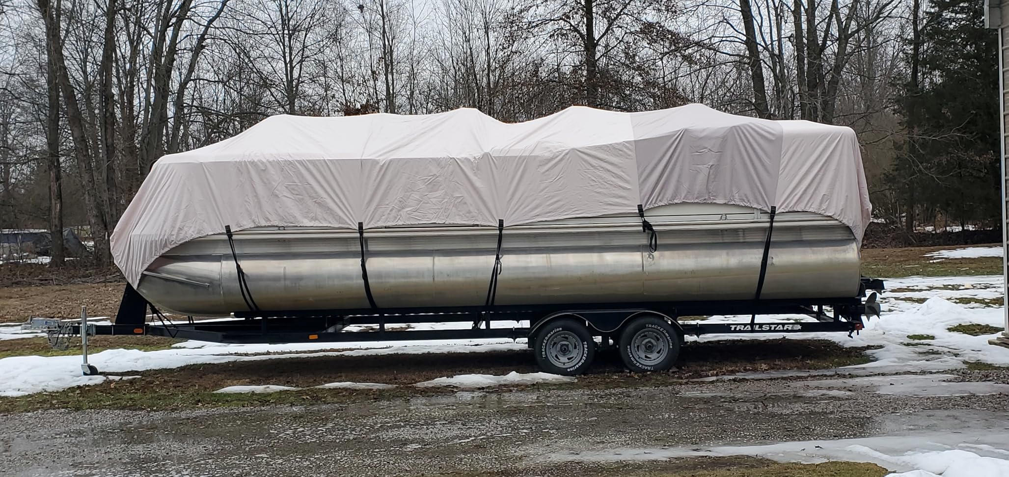 5-Ply 1600D+1200D Pontoon Boat Cover - Fully Waterproof & Ultra-Durable Tear-Resistant, with Large Storage Bag & Reinforced Windproof Straps (Fits 21'-24' Length, 102
