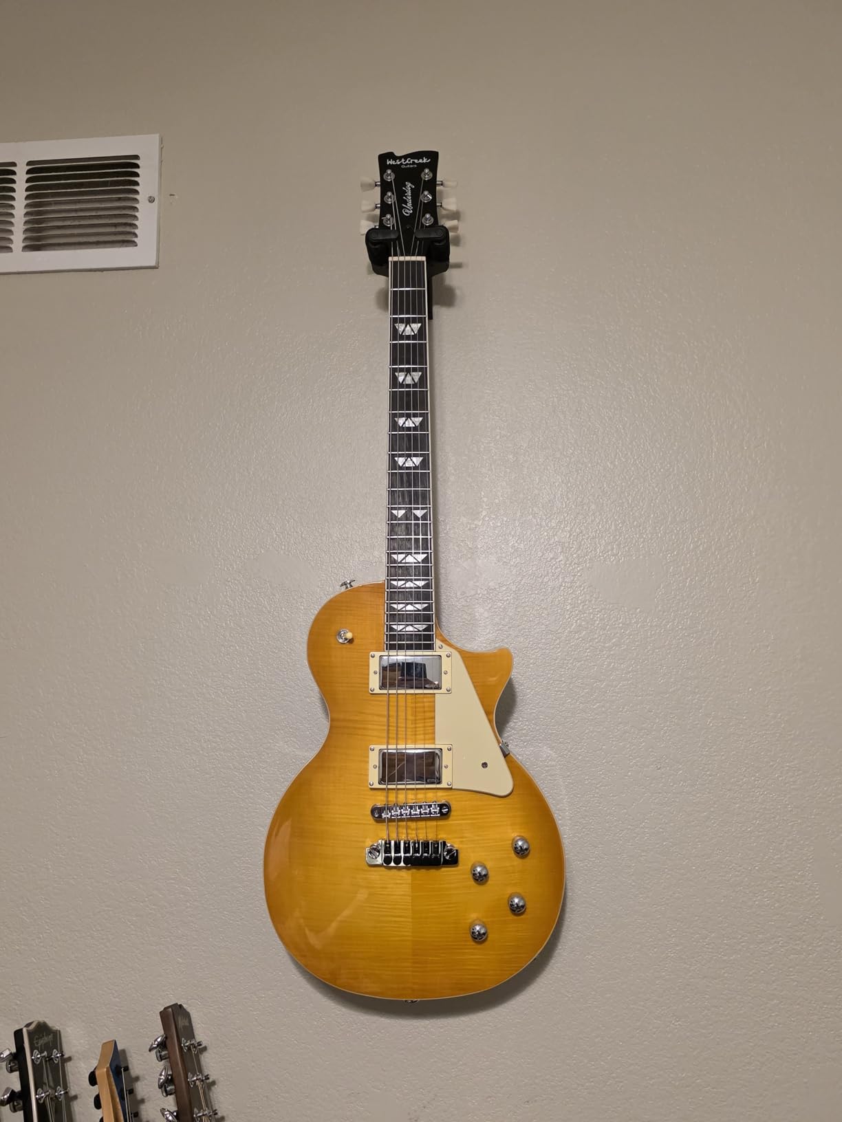 WestCreek Underdog Solid Body Electric Guitar, Mahogany Body, Maple Neck, Rosewood Fretboard, 22 Frets (CherryBurst) customer photo 1