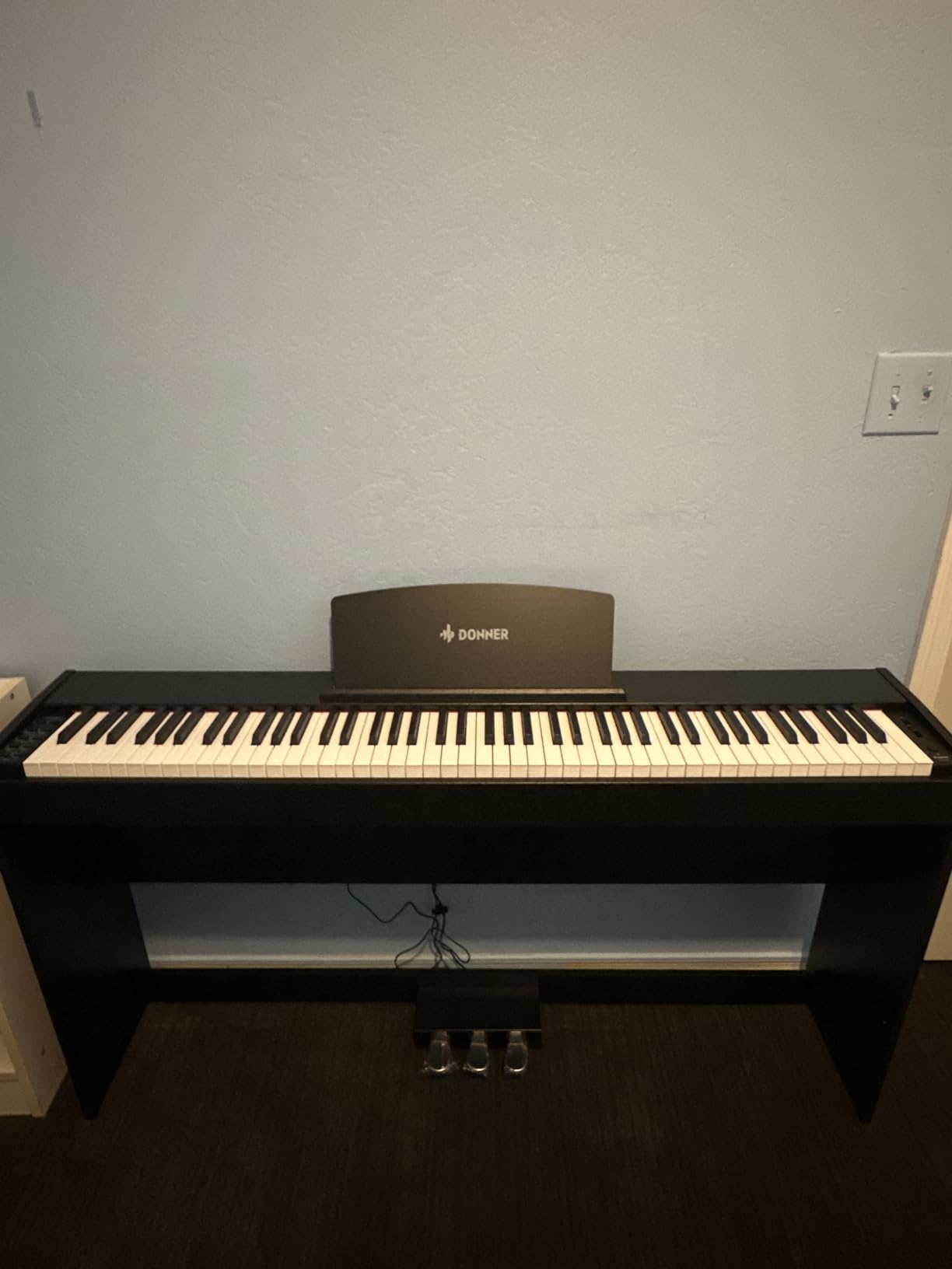 Donner DDP-50 Weighted Digital Piano 88 key Keyboard for Beginner, Full Size Electric Piano Keyboard with Furniture Stand and 3 Pedal Unit customer photo 2