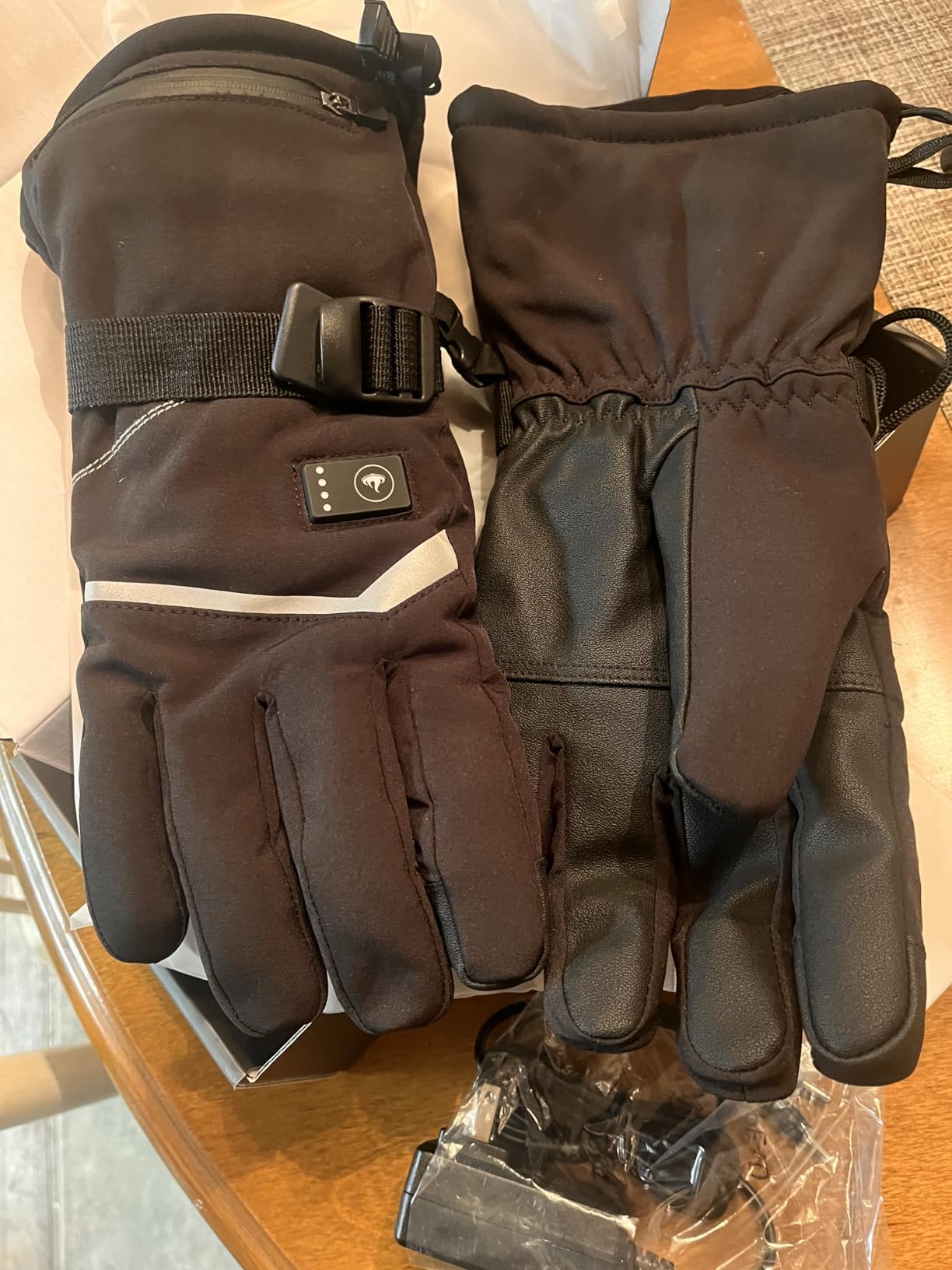 Heated Gloves, Rechargeable Heated Gloves for Men Women, Waterproof Electric Heating Ski Gloves with Touchscreen for Cold Weather Motorcycle Skiing Snowboarding Hiking Hunting Gifts customer photo 1