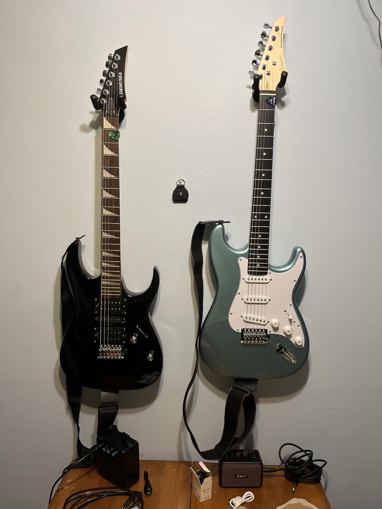 Electric Guitar 36'' Short Scale 3/4 Size Mini Guitar, Suitable for Practice Play, Fixed Bridge, Travel Music Show and Party, Solid Phoenix Body Maple Neck (MN Black) customer photo 1