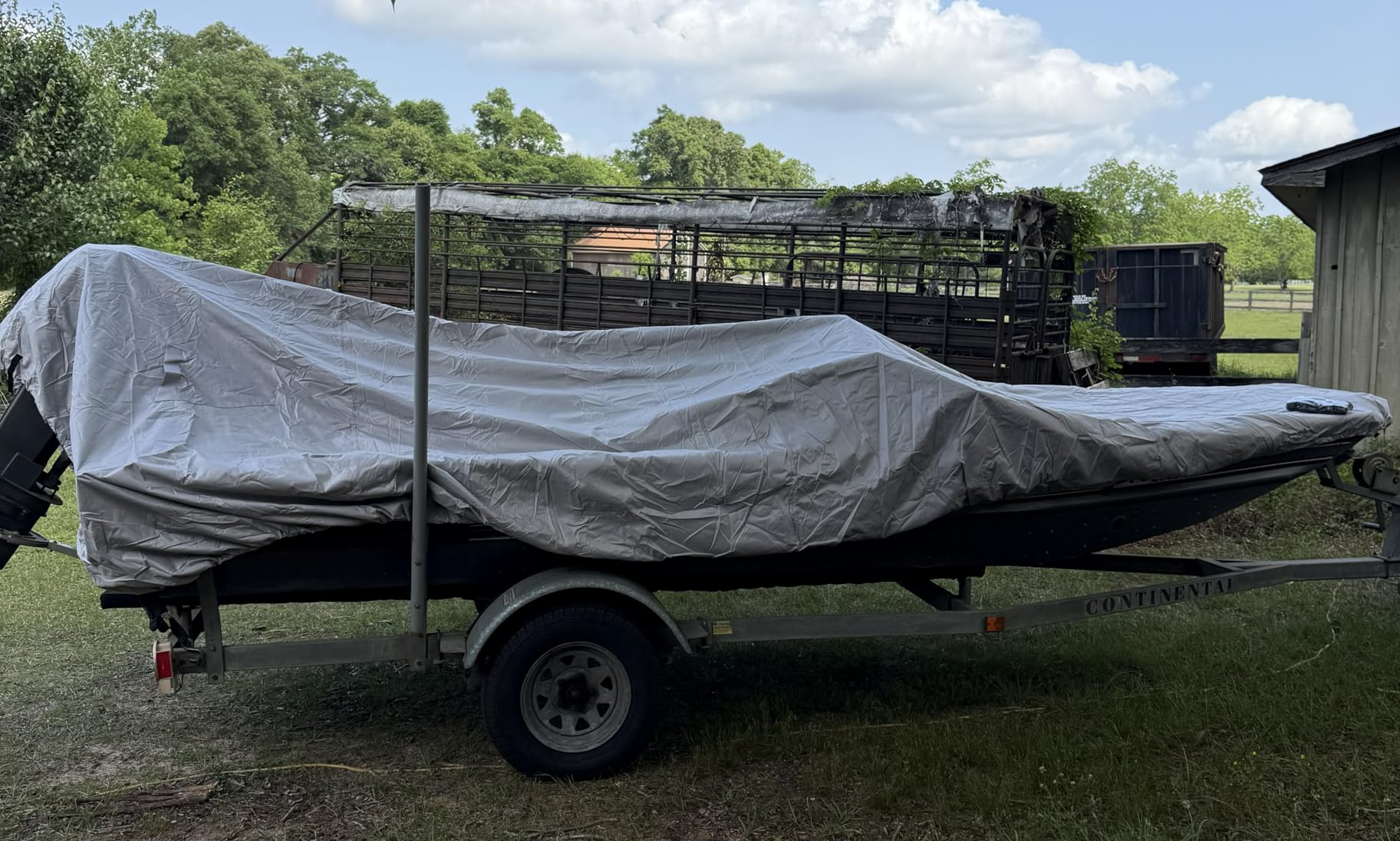 1200D Pontoon Boat Cover, Heavy Duty Marine Grade Waterproof Deck Boat Cover, 17-20 ft Boat Cover for Pontoon with 13 Windproof Straps, Gray customer photo 1