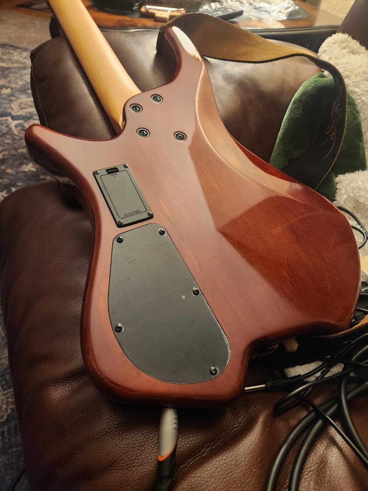 Headless Electric Bass Guitar poplar body Carbon Fibre Maple neck fanned fret (6-strings) customer photo 1