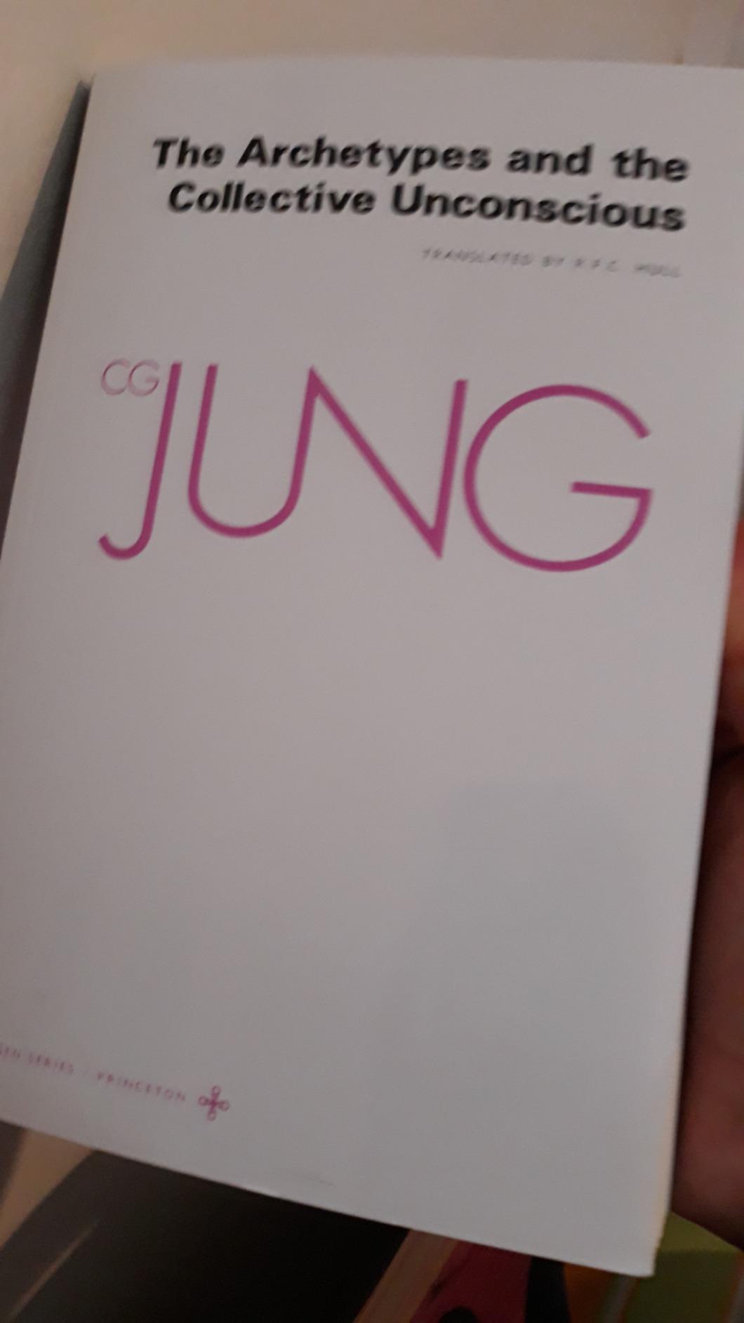 The Archetypes and The Collective Unconscious (Collected Works of C.G. Jung Vol.9 Part 1) customer photo 2
