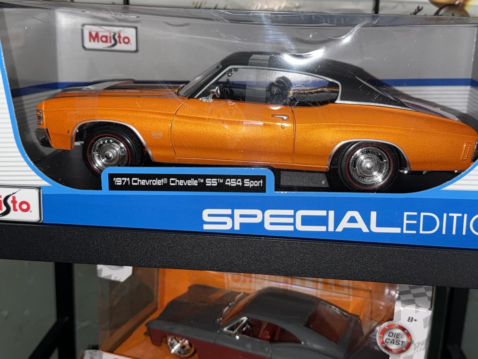 1:18 Scale 1971 Chevy Chevelle SS 454 Coupe Diecast Vehicle (Colors May Vary) customer photo 1