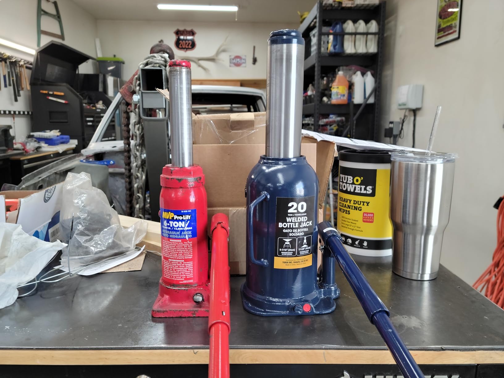 BIG RED T92003B Torin Hydraulic Welded Bottle Jack, 20 Ton (40,000 lb) Capacity, Red customer photo 2