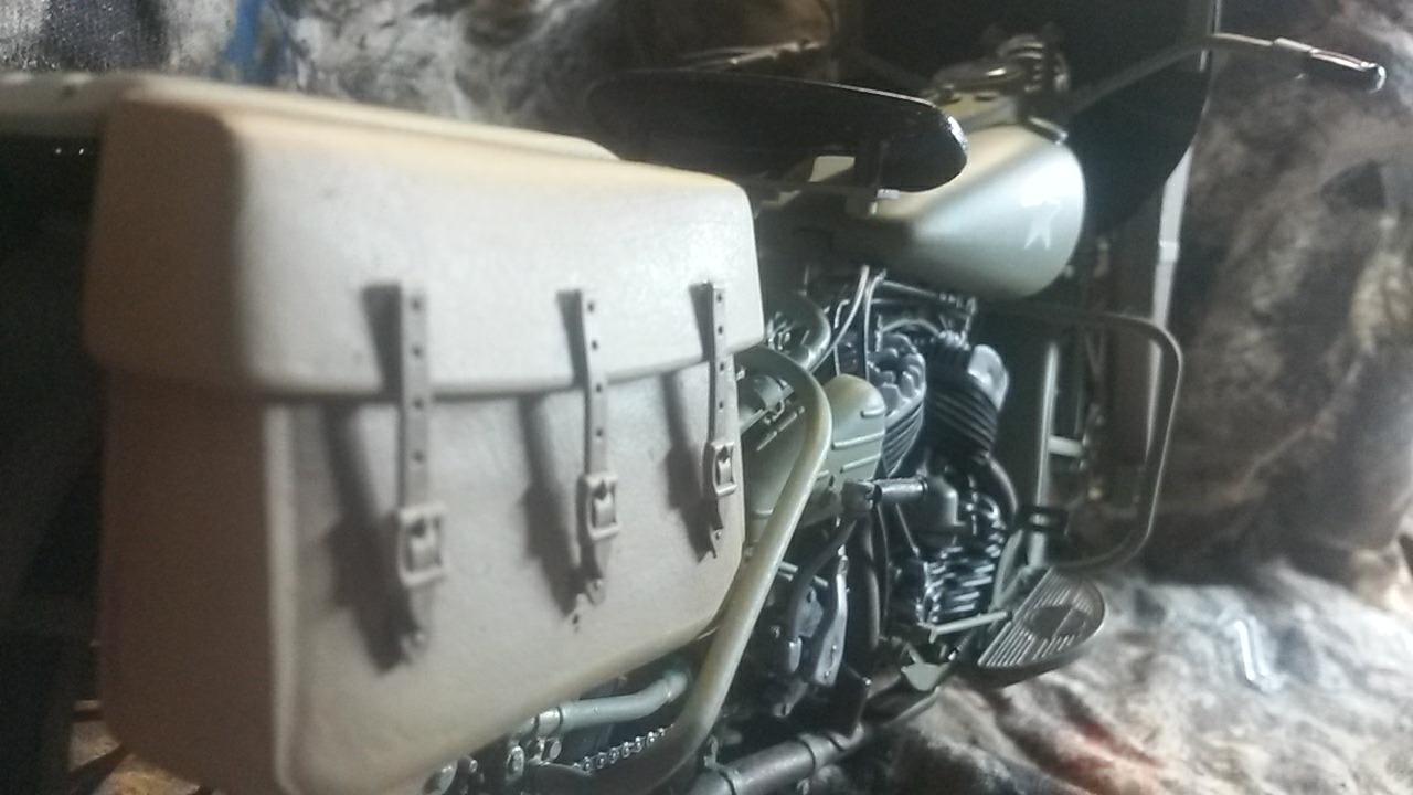 Harley Davidson WLA 750 WWII Military Motorcycle 1:9 Scale - Plastic Model Kit 7401 customer photo 1